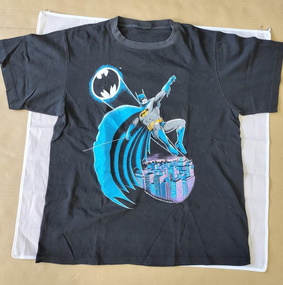 Vintage VINTAGE 1988 BATMAN LOGO T-SHIRT BLACK SIZE LARGE Size US L / EU 52-54 / 3 - 7 Thumbnail