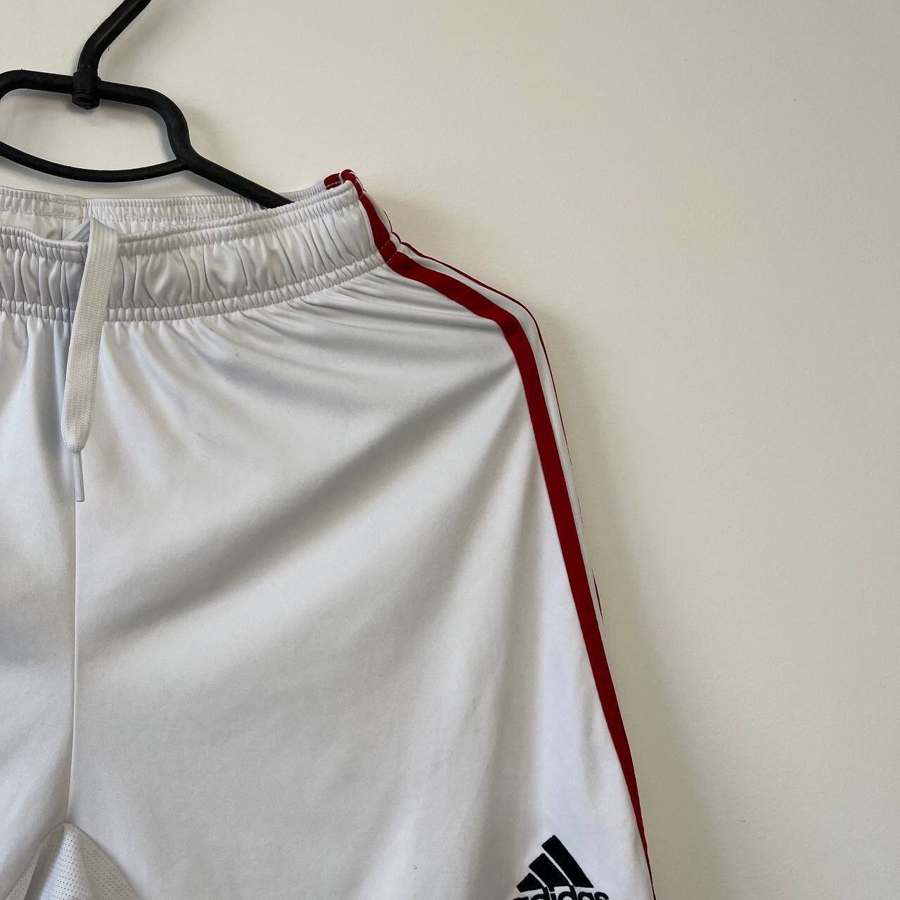 Adidas Adidas Manchester United White Shorts Size S Size US 33 - 4 Thumbnail