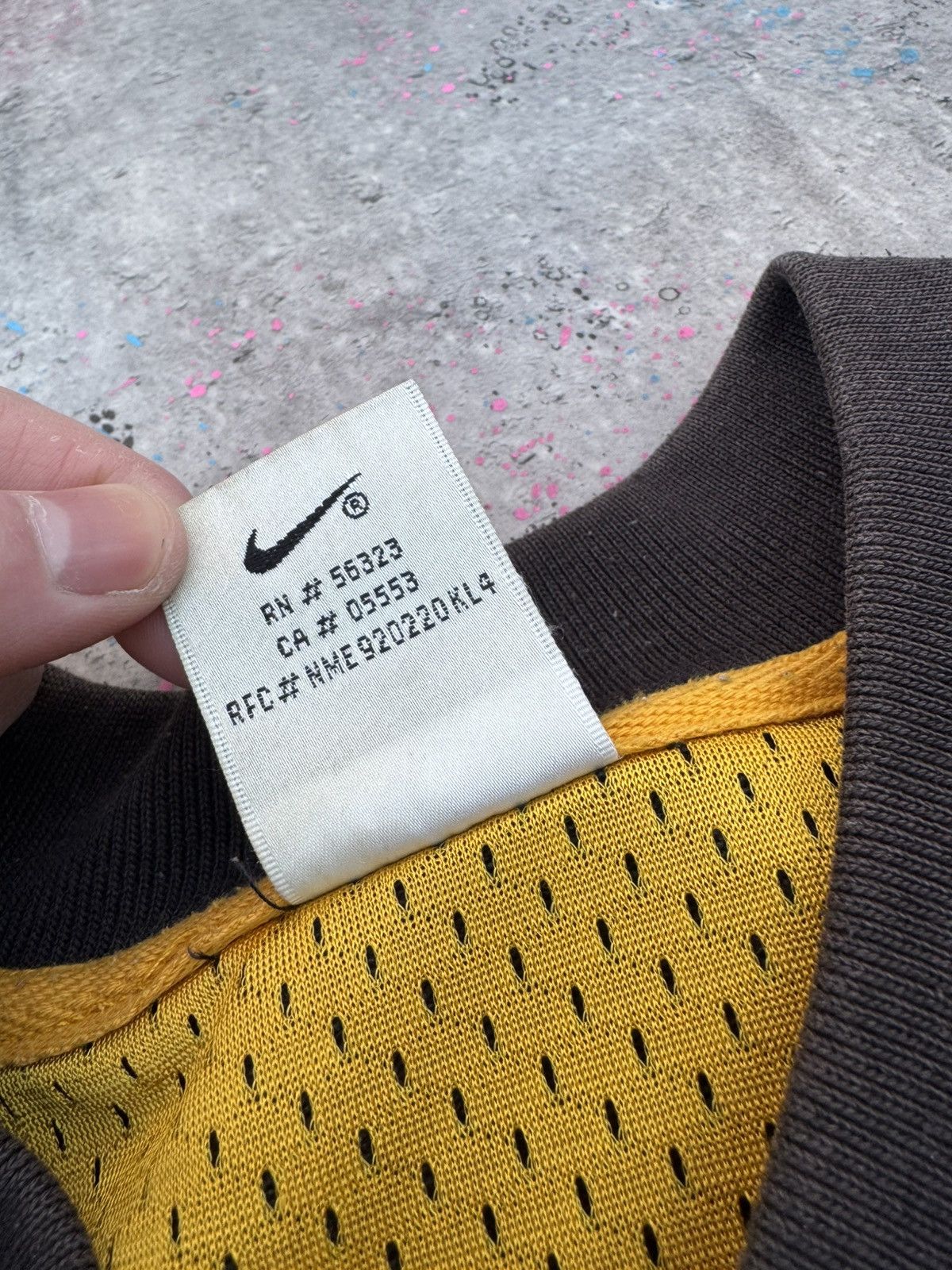 Nike Nike 90s Vintage crewneck Black and Yellow Skate Retro Swag Size US XL / EU 56 / 4 - 4 Thumbnail