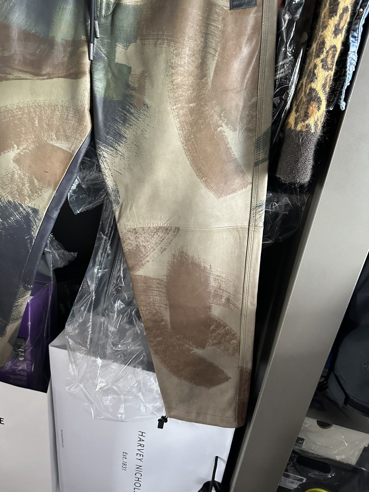 Diesel 🤑🤑🤑 Diesel leather camo sweatpants joggers small jeans pants Size US 30 / EU 46 - 19 Thumbnail