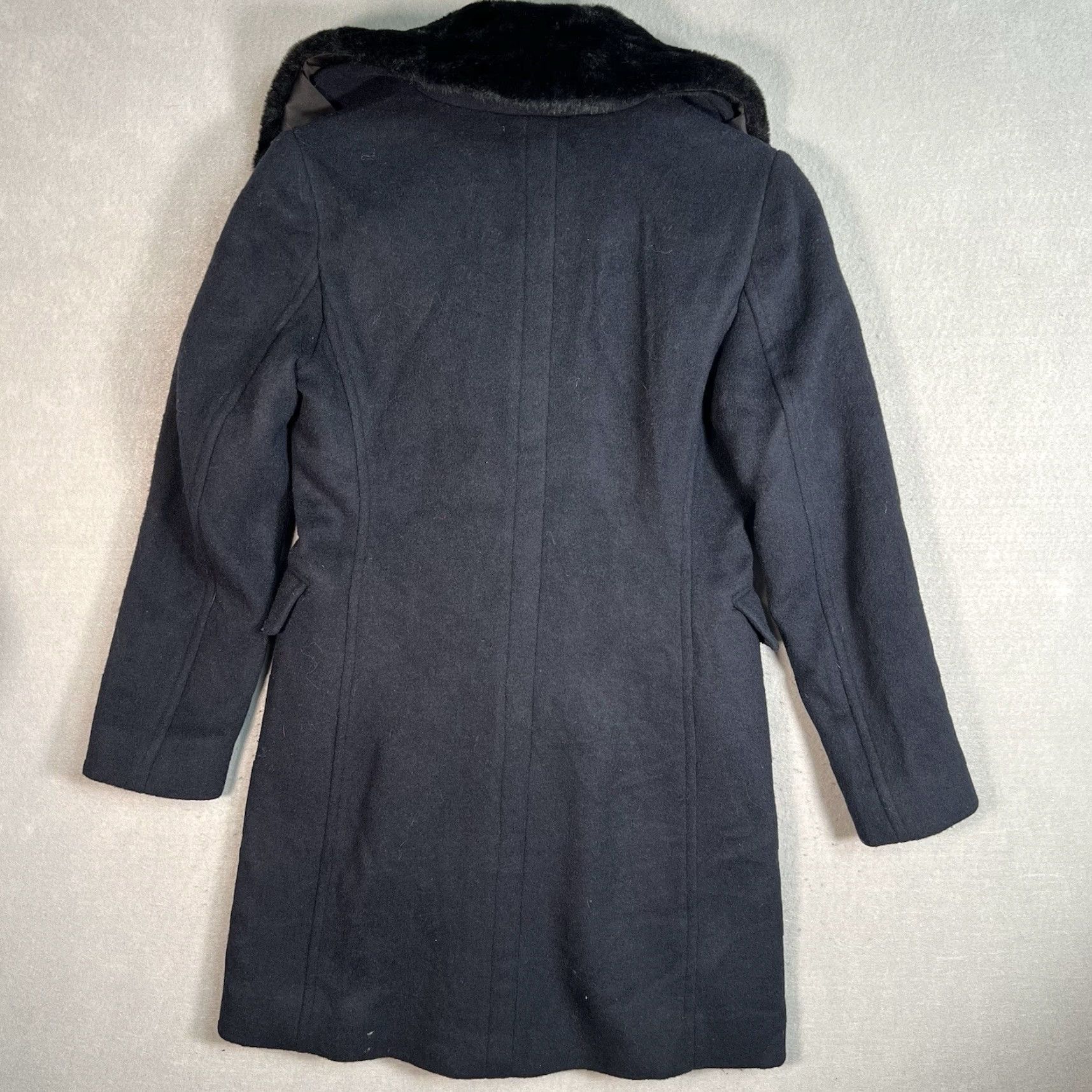 Club Monaco VINTAGE Club Monaco Wool Pea Coat Women XS Removable Faux Fur Collar Blue XS Coat Womens Pea Coat Wool Blue 90s Concert? Size XS / US 0-2 / IT 36-38 - 7 Thumbnail
