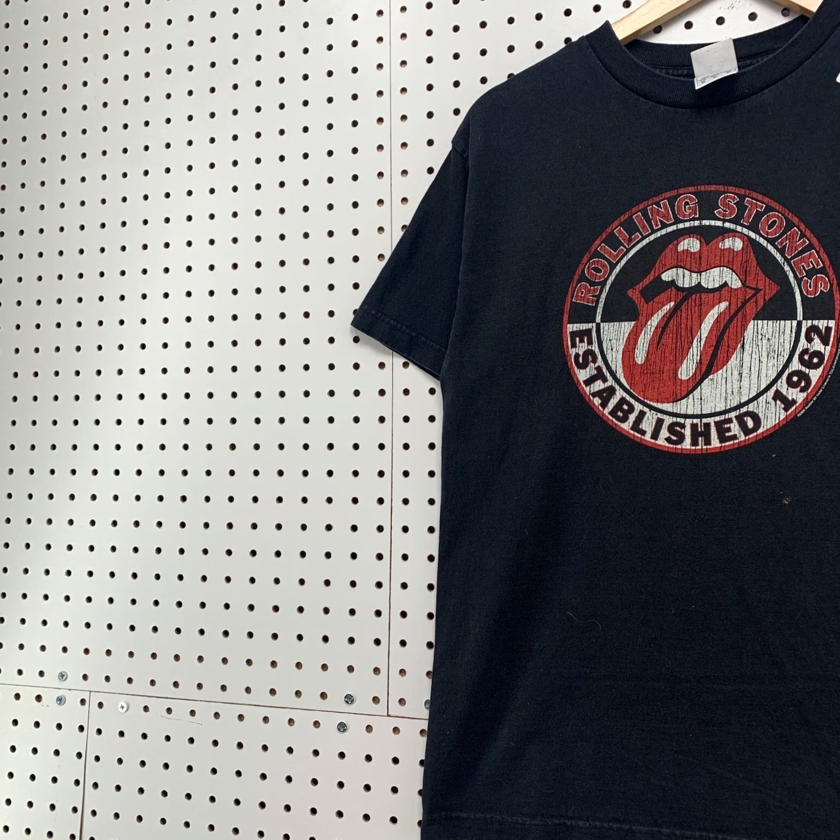 Vintage Rolling Stones Shirt Black Tongue Lips Graphic Adult Medium 19.5x27.5 Music Band Size US M / EU 48-50 / 2 - 3 Thumbnail