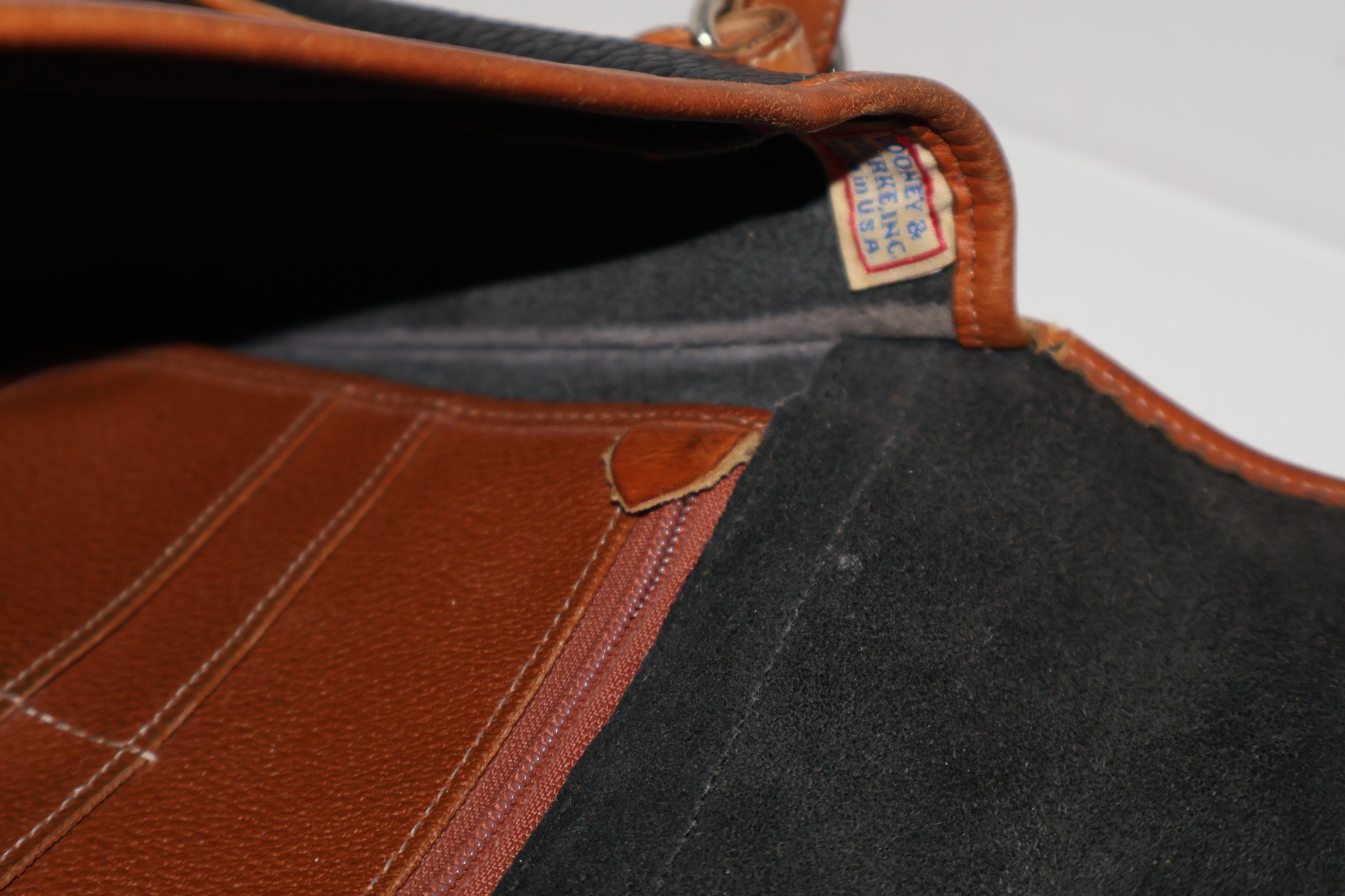 Dooney & Bourke Dooney & Bourke Black Brown Leather Equestrian Shoulder Bag Size ONE SIZE - 4 Thumbnail