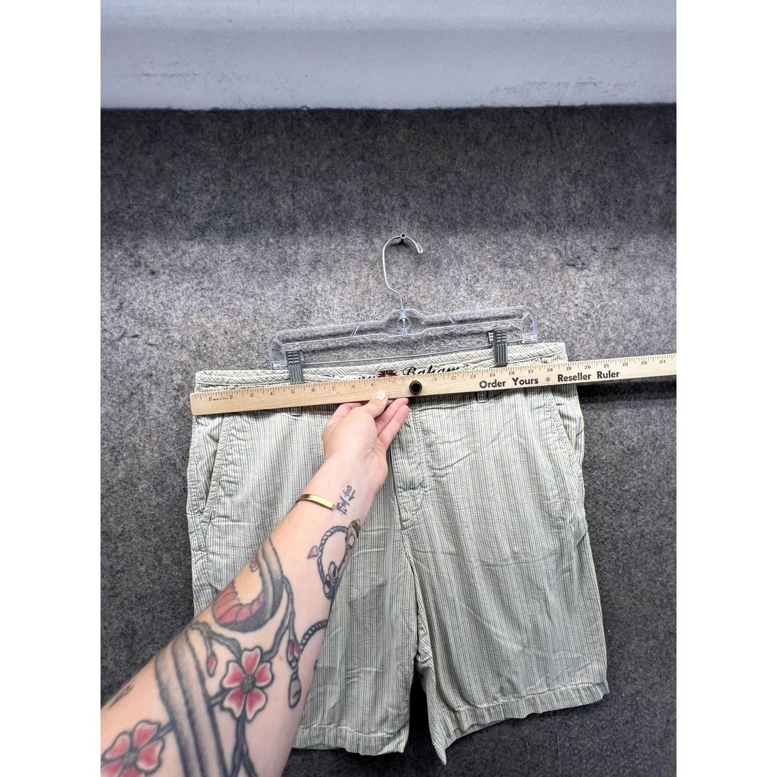 Tommy Bahama Tommy Bahama Shorts Mens 35 Beige Striped Cotton Chino 9 Inseam Casual Summer Size US 35 - 2 Thumbnail