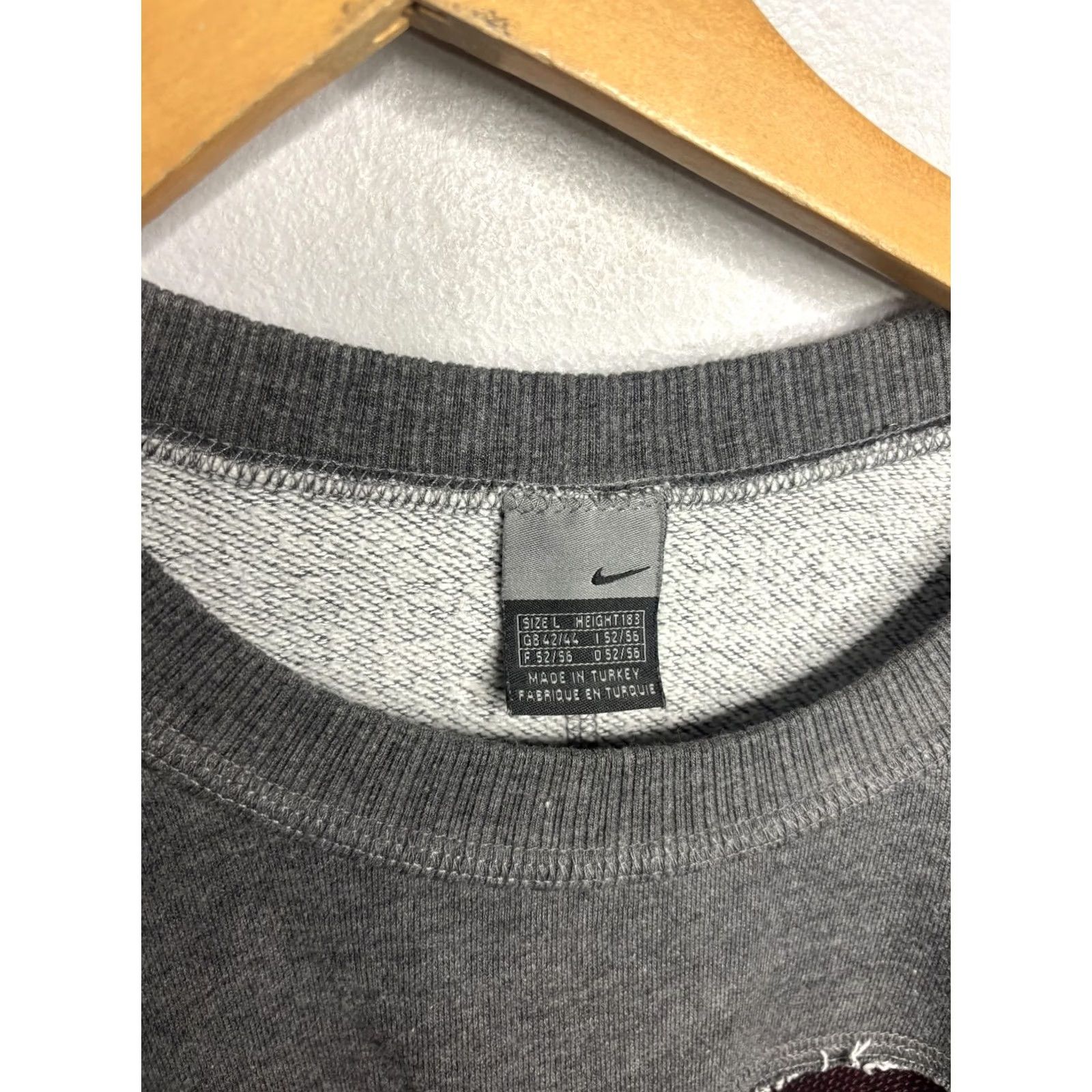 Nike VTG Nike Sweatshirt Mens L Gray Outdoor Basketball Crewneck Distressed Pullover Size US L / EU 52-54 / 3 - 2 Thumbnail