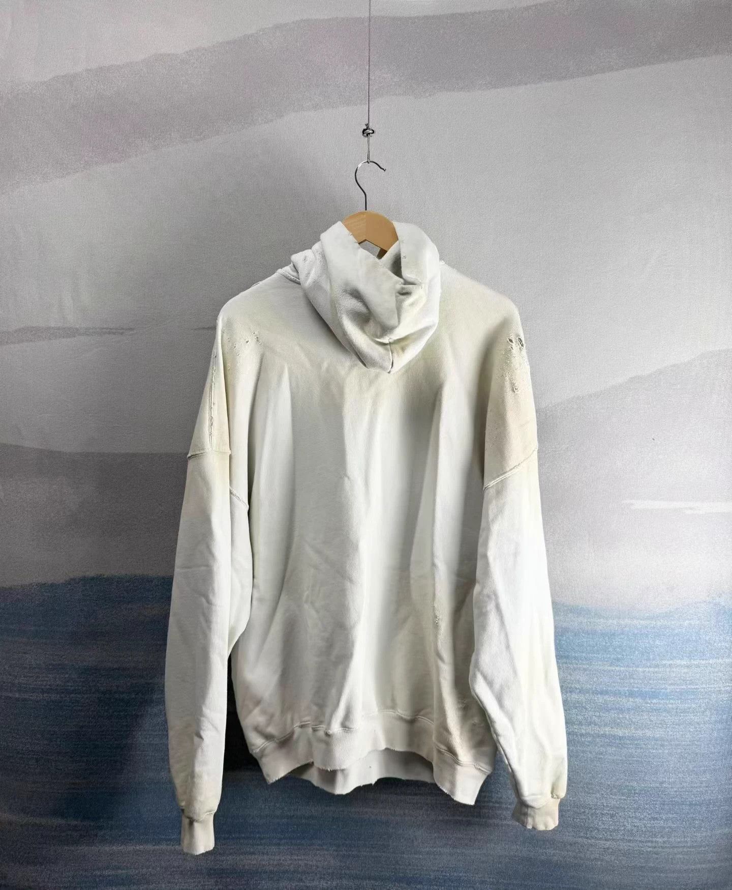 Balenciaga Balenciaga white distressed Manchester flocked logo hoodie Size US M / EU 48-50 / 2 - 2 Thumbnail