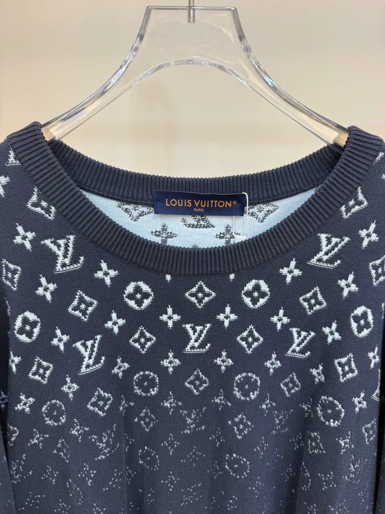 Louis Vuitton Louis Vuitton Navy blue gradient full-print LOGO knitted s Size US XXL / EU 58 / 5 - 2 Thumbnail