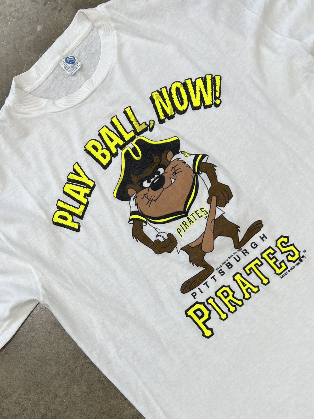 Vintage × Warner Bros Vintage 1990 Looney Tunes Taz MLB Pirates Play Ball Tee Large Size US L / EU 52-54 / 3 - 1 Thumbnail