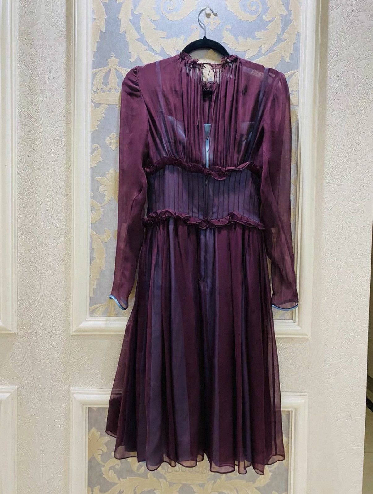 Dolce & Gabbana Rare Vintage Dolce Gabbana Silk Dress With Crystal Button Size S / US 4 / IT 40 - 13 Thumbnail