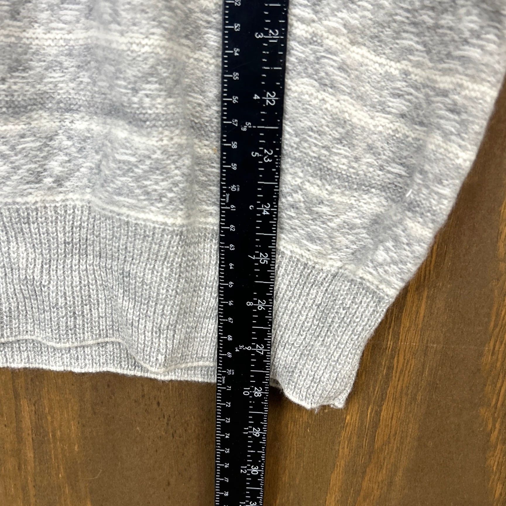 Vintage Cashmere Blend Mens Sweater Gray V-Neck Wool Long Sleeve L Knit Pullover Casual Workwear Winter Fall Mens Size US L / EU 52-54 / 3 - 7 Thumbnail