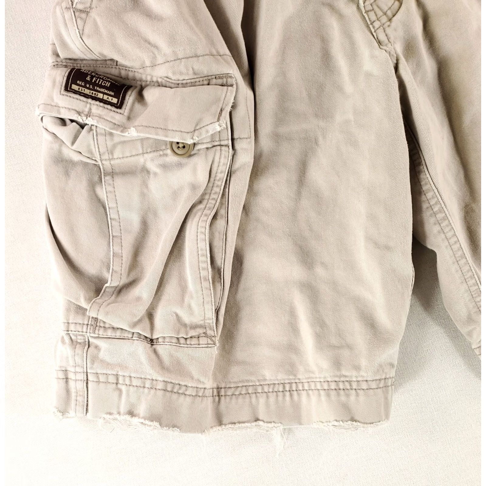 Abercrombie & Fitch Abercrombie & Fitch Cargo Shorts Tan Distressed Holes Zip Drawstring Mens 32 Beige Size US 32 / EU 48 - 5 Thumbnail