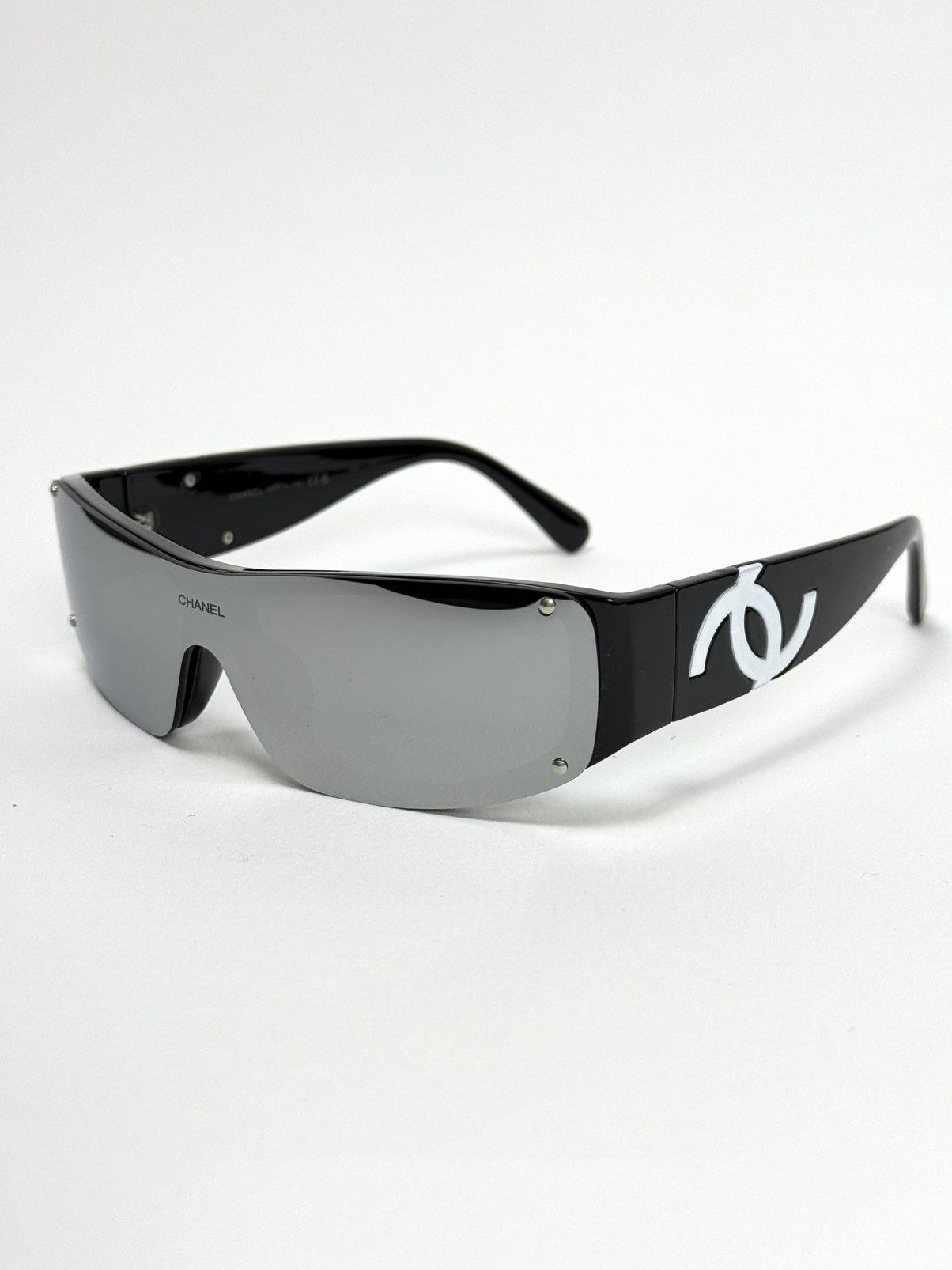 Chanel CHANEL MIRRORED LENS BLACK SUNGLASSES Size ONE SIZE - 1 Thumbnail