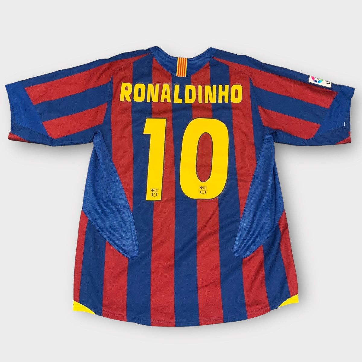 Nike Vintage Barcelona 2005-06 Ronaldinho Nike Soccer Jersey | Grailed