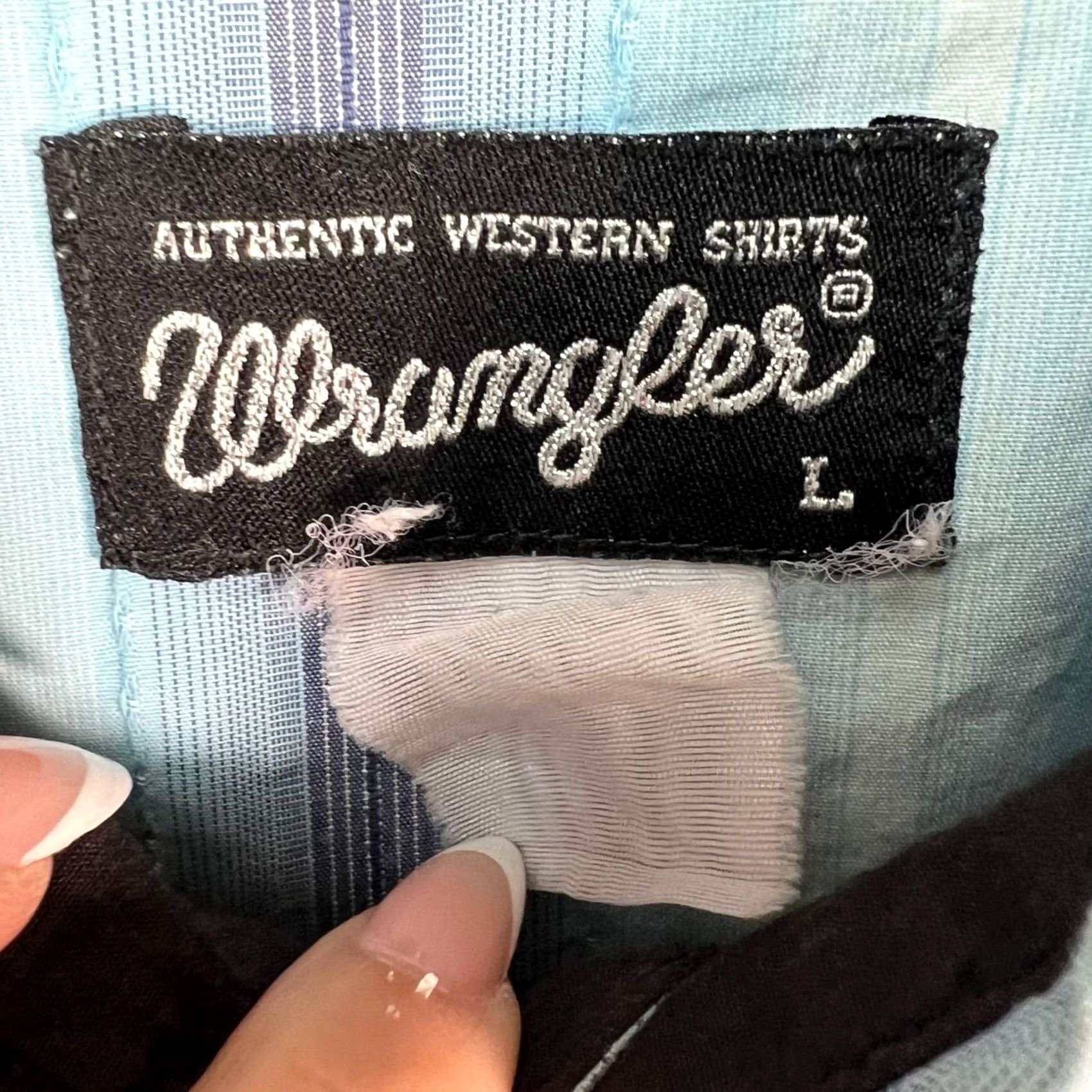 Wrangler Wrangler Mens Large Western Striped Long-Sleeve Shirt Blue & White Snap Button Shirt Mens L Blue Striped Western Wrangler Shirt Size US L / EU 52-54 / 3 - 3 Thumbnail