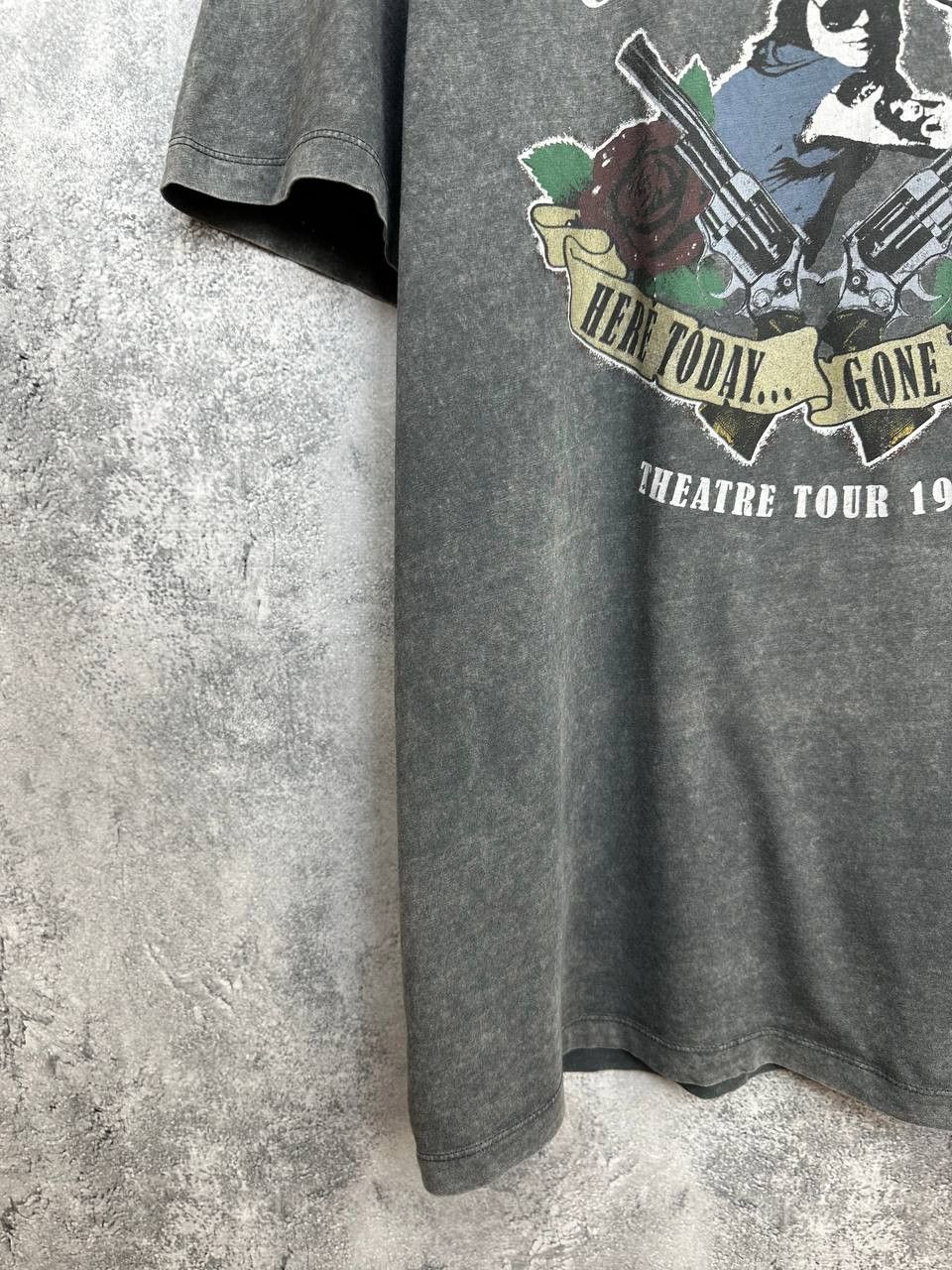 Guns N' Roses Guns N Roses T-Shirt 1991 Theatre Tour Graphic Rock Band Tee Size US L / EU 52-54 / 3 - 6 Thumbnail