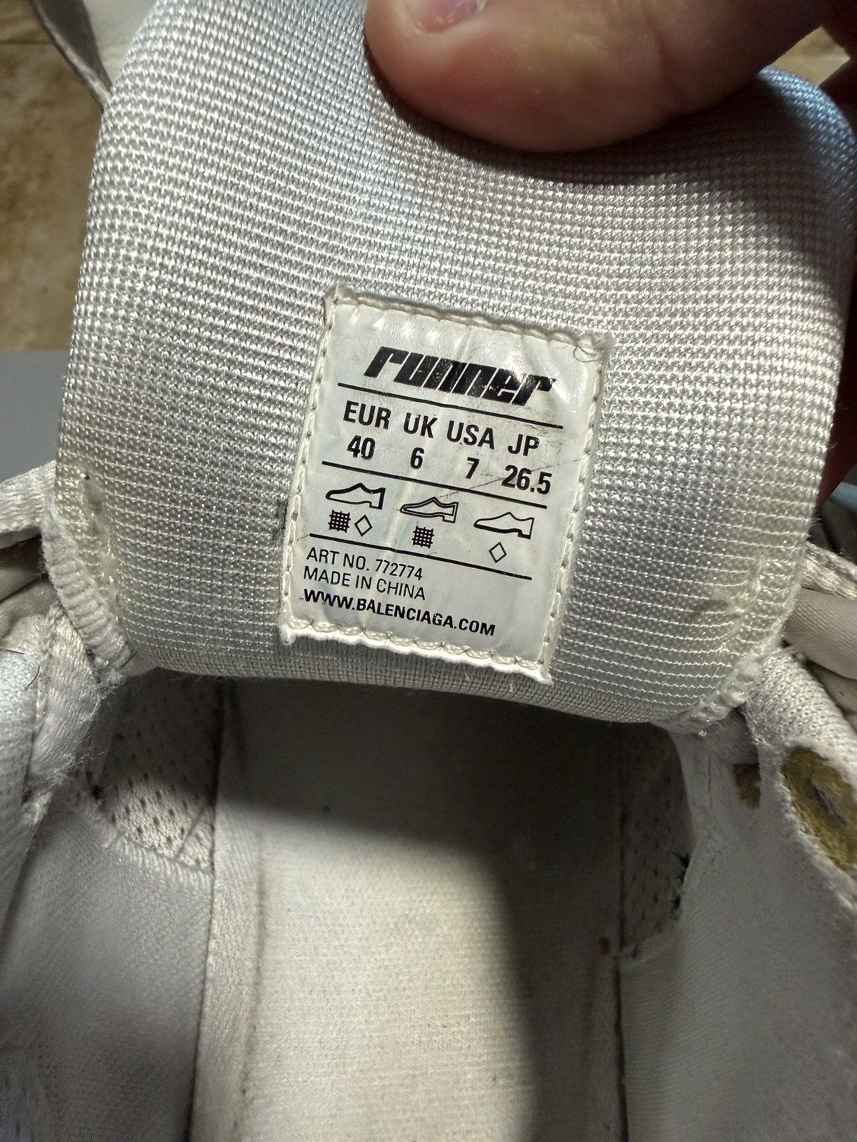 Balenciaga Balenciaga Runner V2 Gradient Size US 7 / EU 40 - 1 Thumbnail