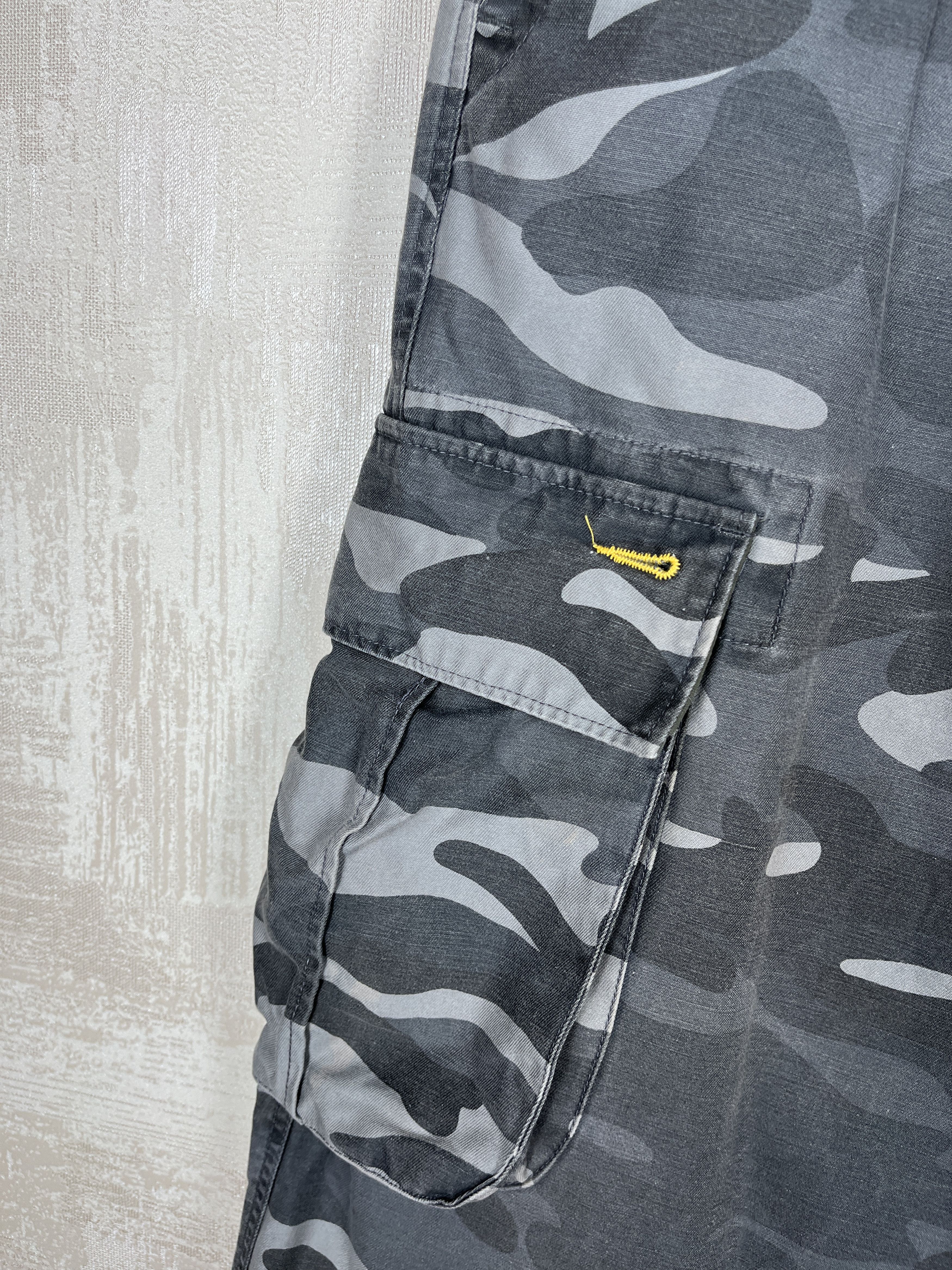 Vintage Vintage RRJ Outfitters Camouflage Camo Cargo Pants Size US 34 / EU 50 - 6 Thumbnail