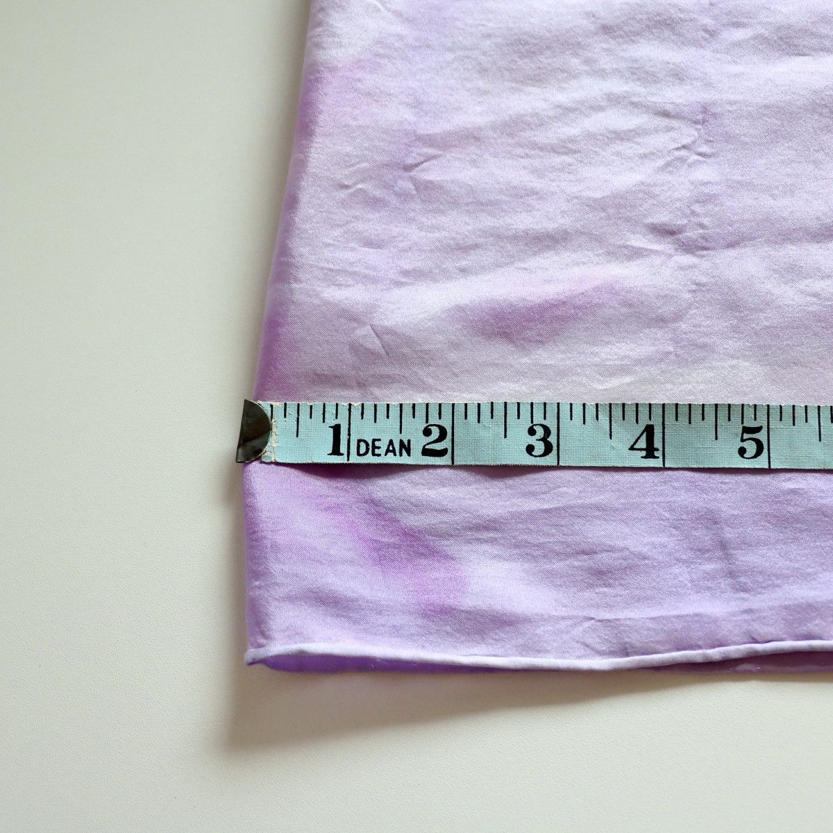 Handmade Vintage 90s Handcrafted Silk Scarf White Trillium 59x14 in Size ONE SIZE - 5 Thumbnail