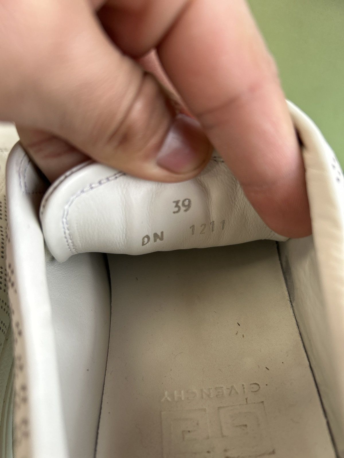 Givenchy Givency low top white Size US 9 / IT 39 - 6 Thumbnail