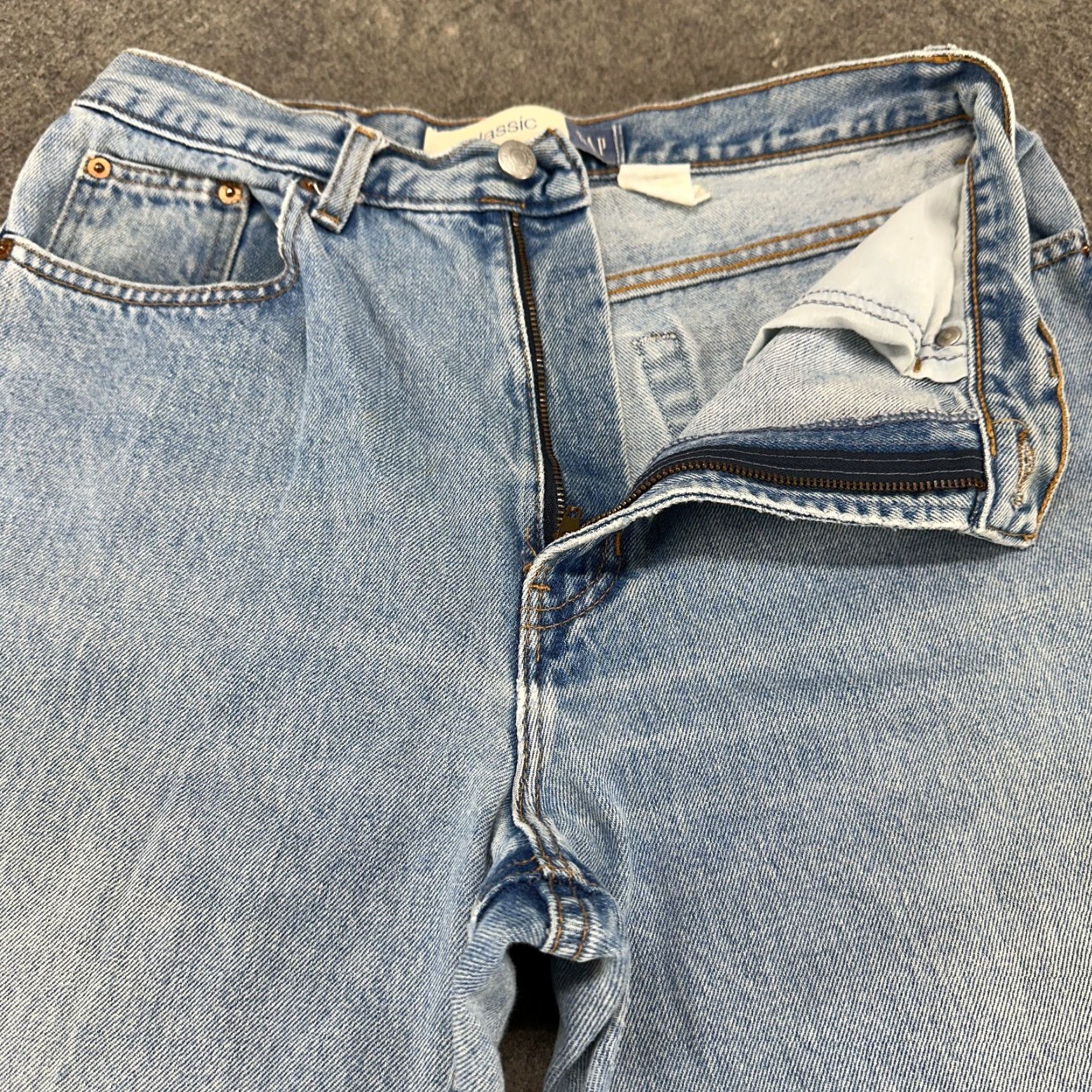 Gap VINTAGE Gap Jeans Womens 12 Blue Mom Classic Fit Straight Leg Light Wash 90s Size 34" / US 12 / IT 48 - 2 Thumbnail