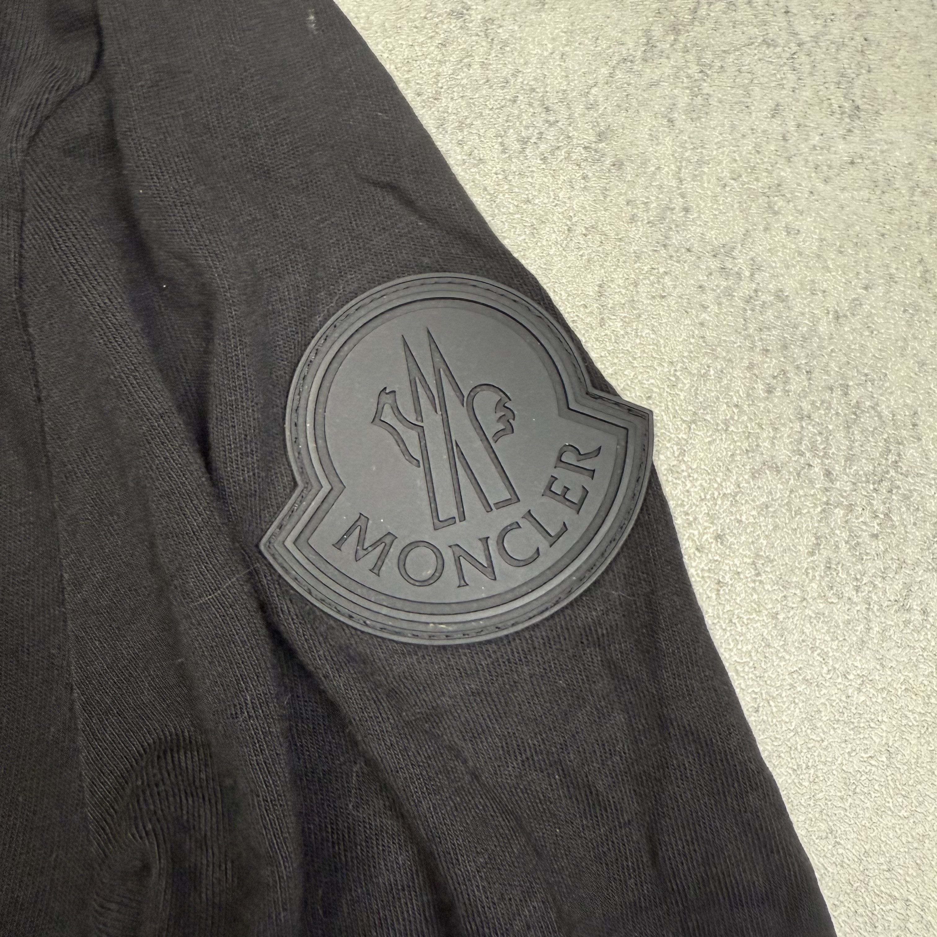 Moncler Moncler Longsleeve Tshirt Size US M / EU 48-50 / 2 - 3 Thumbnail