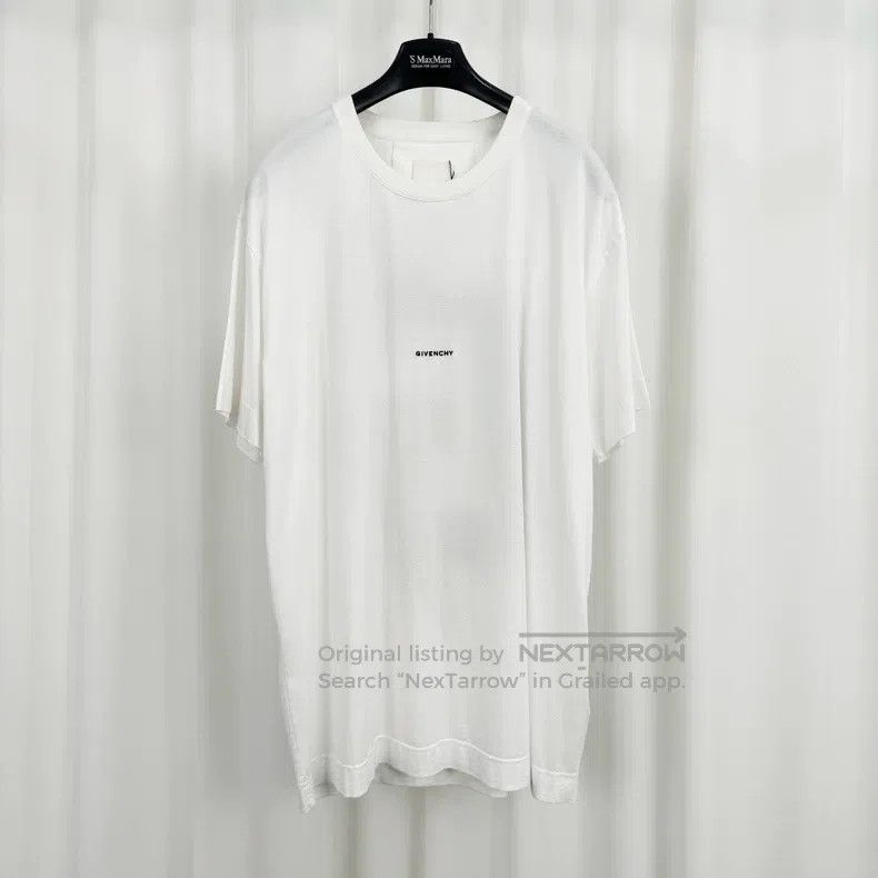 Givenchy Givenchy Embroidered Letter Printed Short Sleeve (Size L) Size US L / EU 52-54 / 3 - 1 Thumbnail