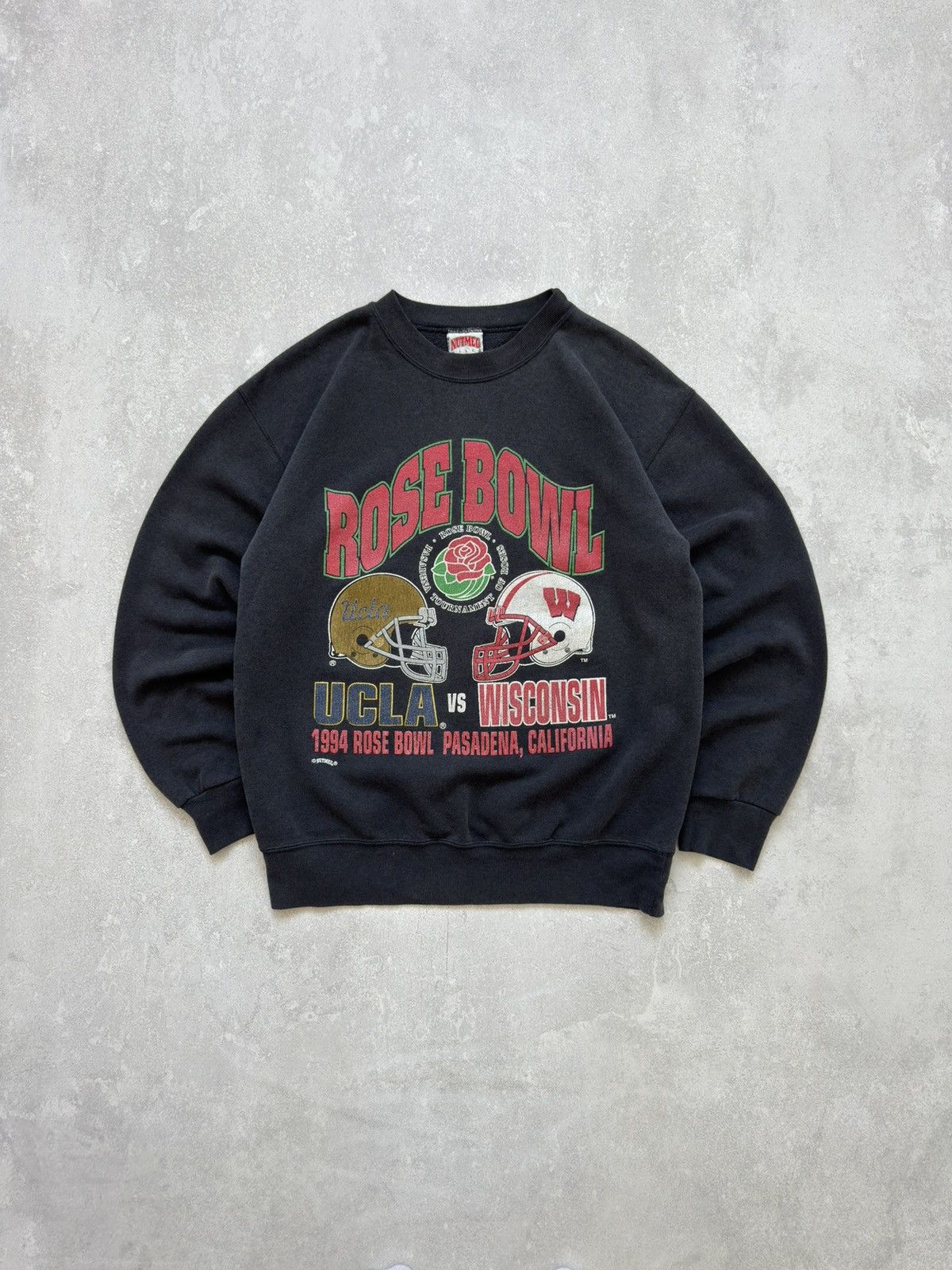 Nutmeg Vintage Nutmeg 1994 Rose Bowl UCLA vs Wisconsin Sweatshirt Size US M / EU 48-50 / 2 - 1 Thumbnail