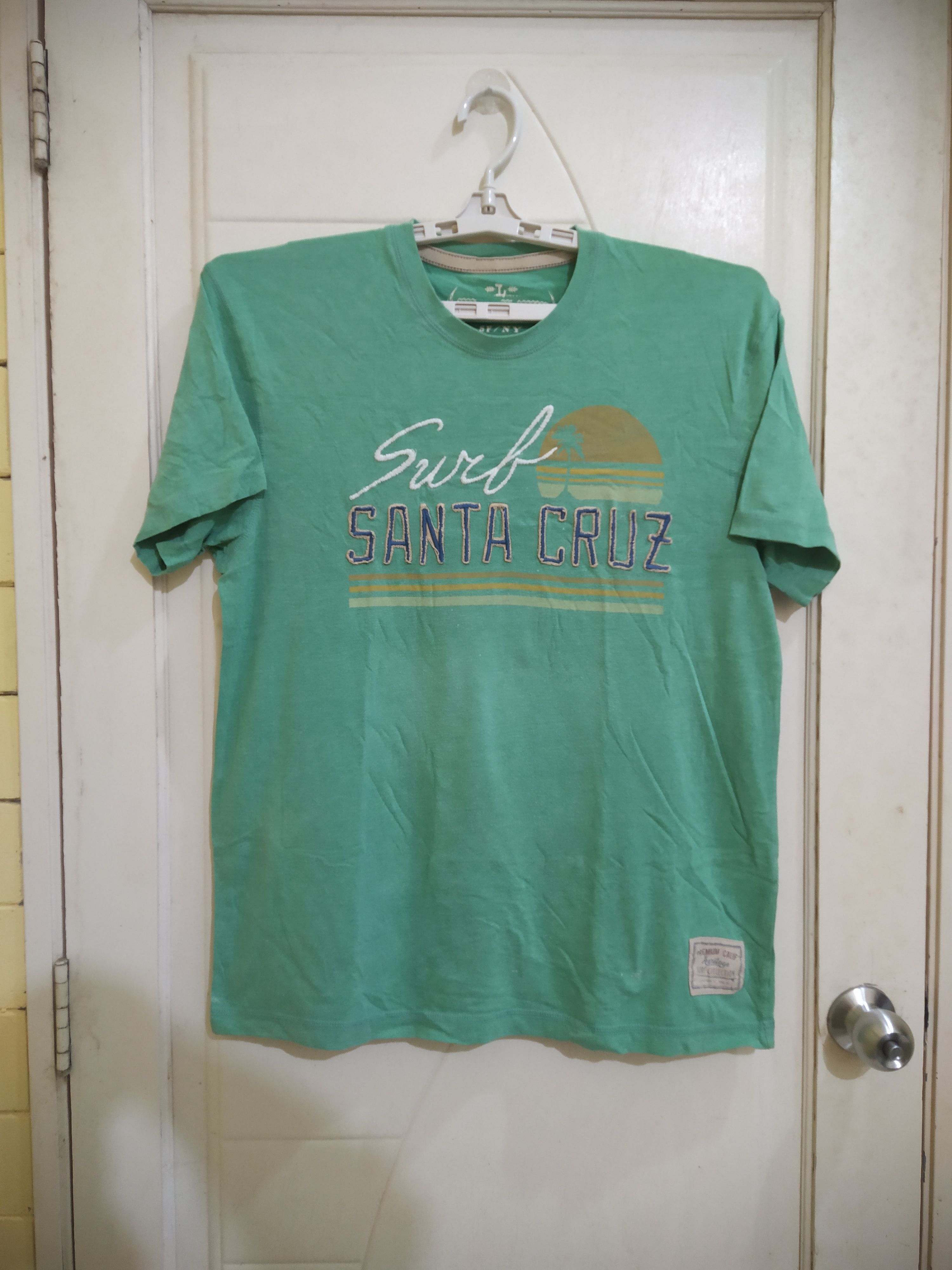 Vintage Old Navy Premium Division "Surf Santa Cruz" Graphic T-Shirt Size US L / EU 52-54 / 3 - 1 Thumbnail
