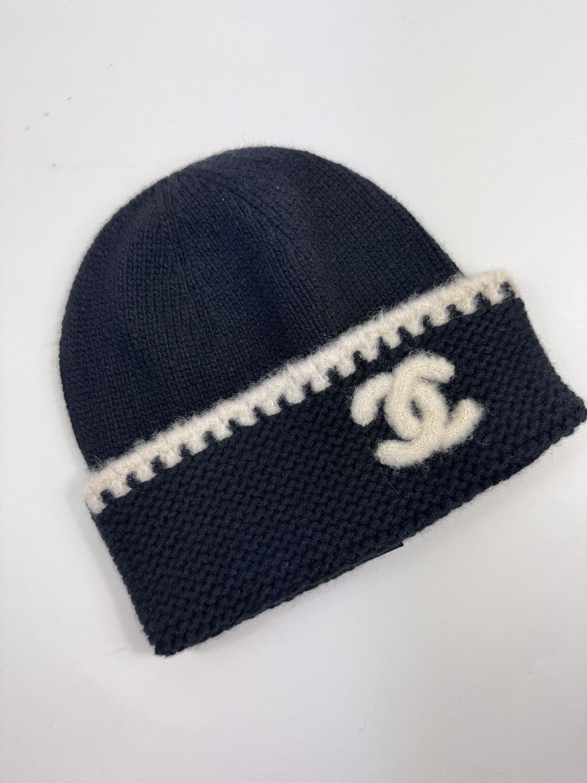 Chanel CHANEL BLACK LOGO BEANIE Size ONE SIZE - 1 Thumbnail