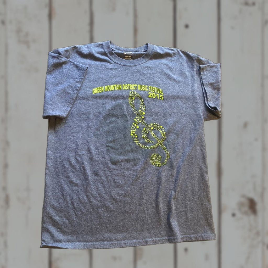 Gildan Mens Large Green Mountain District Music Festival Shirt 2015 Gray L Size US L / EU 52-54 / 3 - 1 Thumbnail