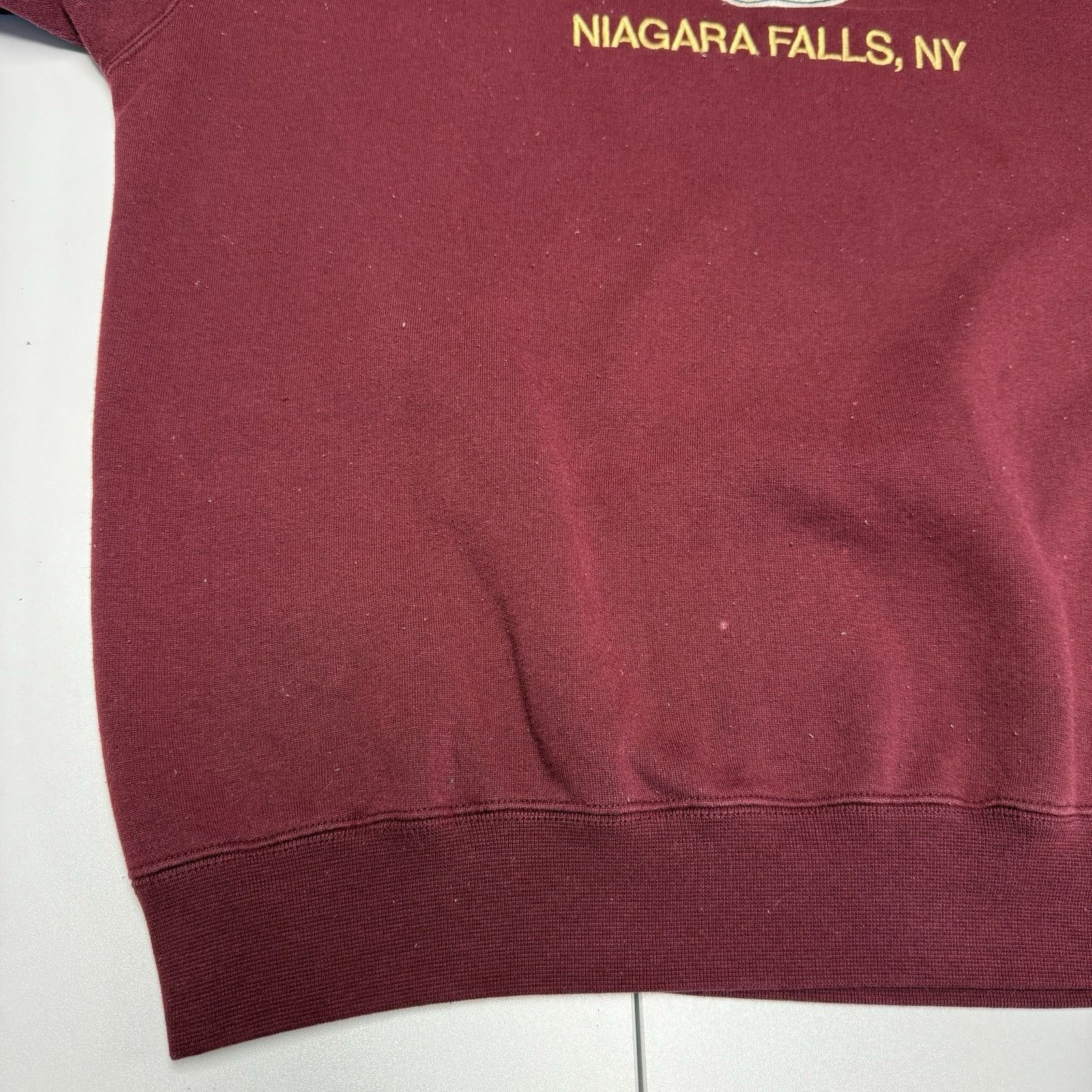 Hard Rock Cafe × Vintage Vintage Hard Rock Cafe Sweatshirt Mens Large Red Niagara Fal Size US L / EU 52-54 / 3 - 6 Thumbnail