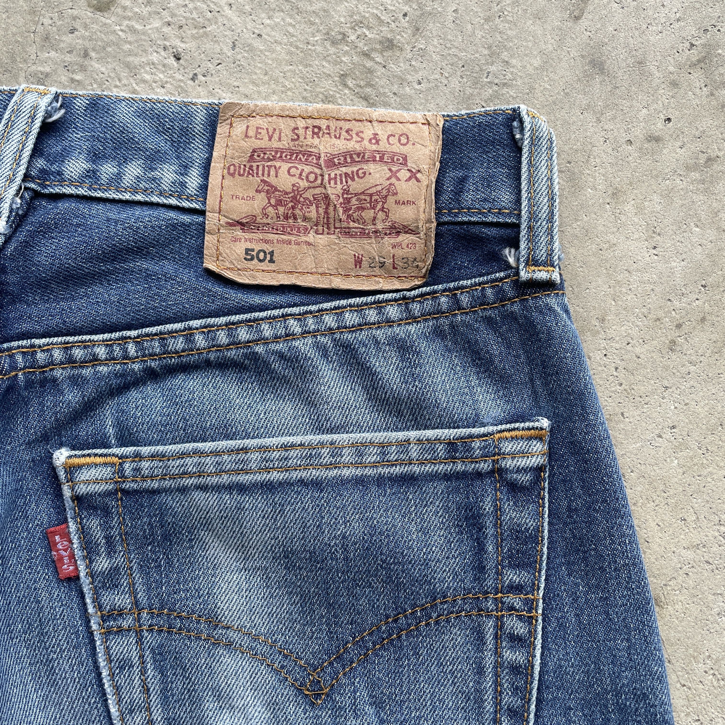 Levi's VINTAGE LEVI’S 501 RELEASE HEM DISTRESSED FADED JEANS PANTS Size US 28 / EU 44 - 10 Thumbnail