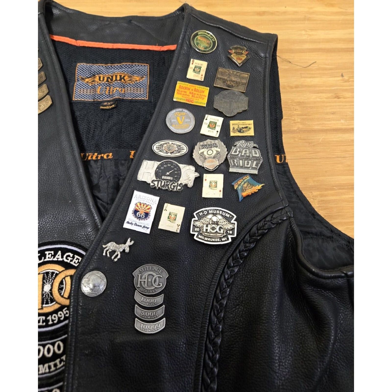 Harley Davidson VINTAGE Harley-Davidson Leather Biker Vest 2XL Men Black Pins & Patches Lining Leather Shirt? Size US XXL / EU 58 / 5 - 5 Thumbnail