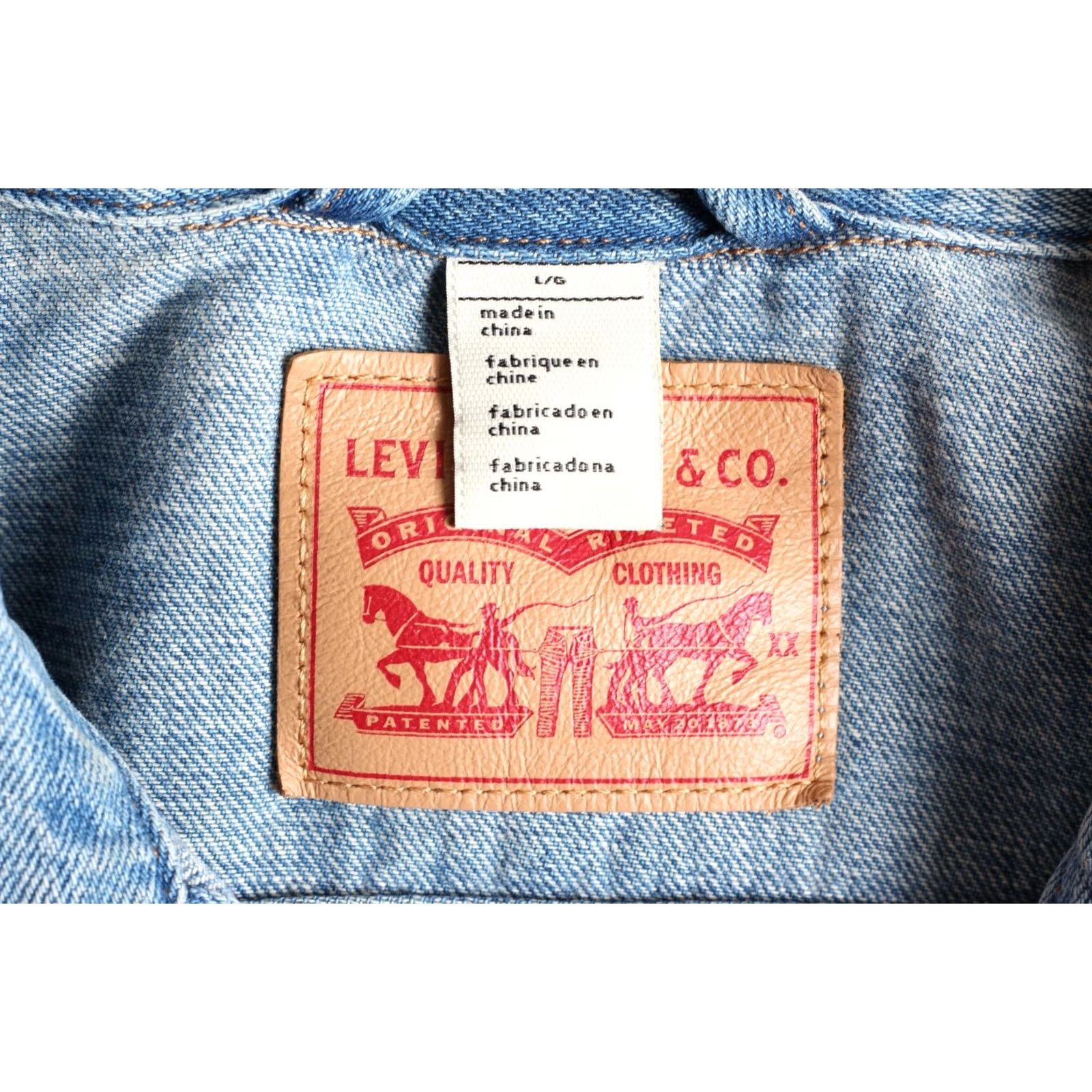 Levi's LEVI’S Authentic Trucker Jacket Women Size L Light Wash Denim MJ4162 Size L / US 10 / IT 46 - 4 Thumbnail