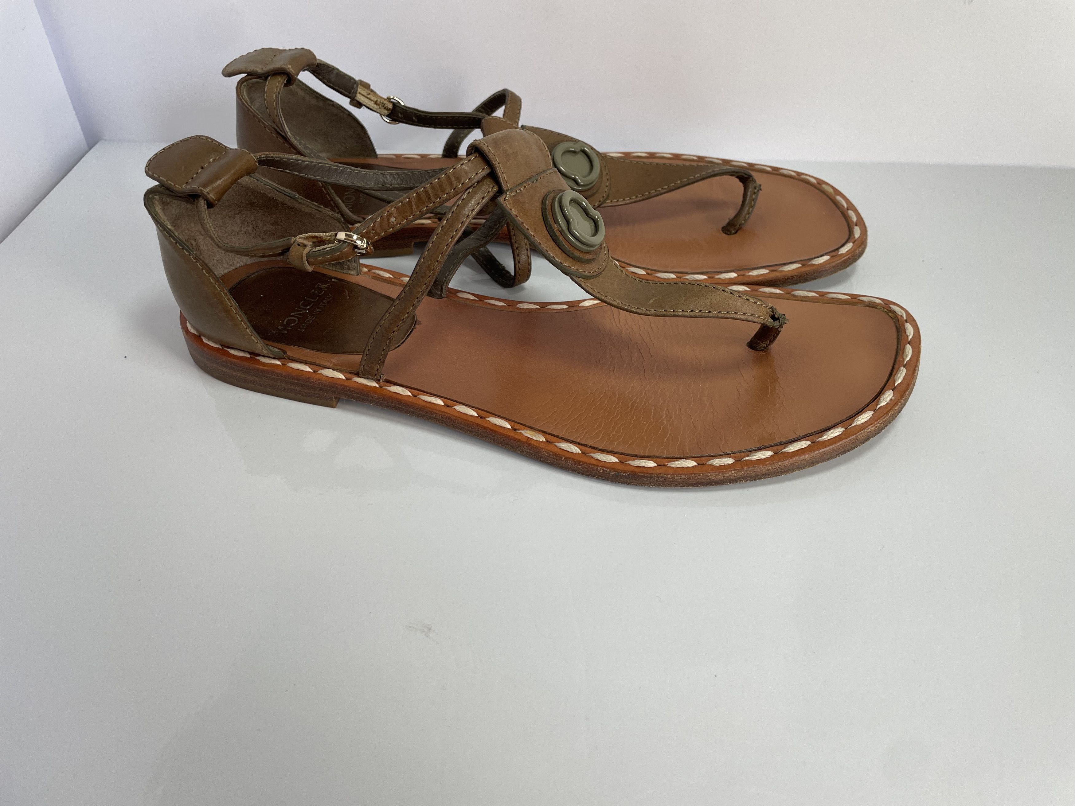 Moncler Moncler leather sandals Size US 7 / IT 37 - 2 Thumbnail