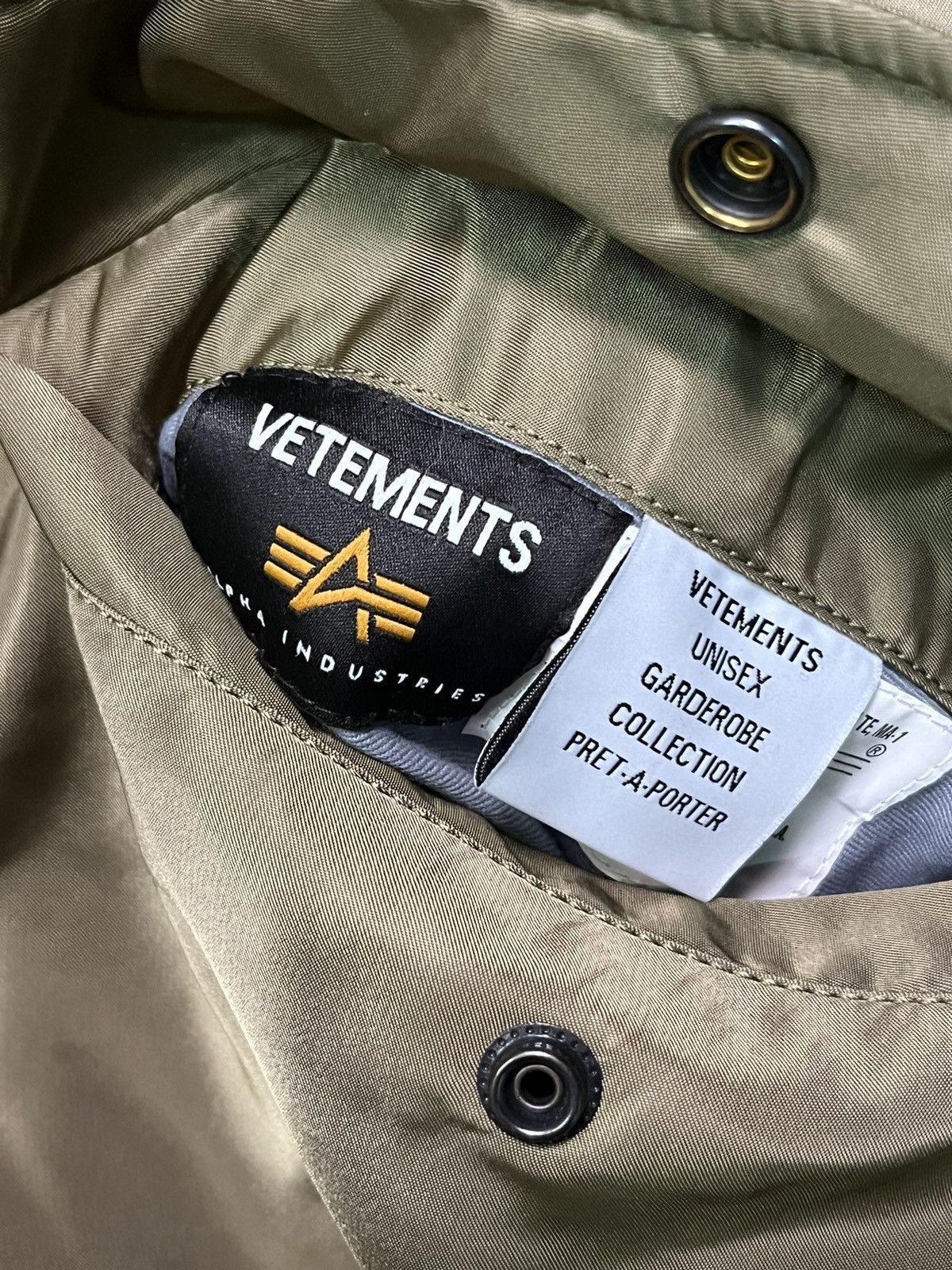Alpha Industries × Vetements FW23 Double Zip MA-1 Bomber Size US M / EU 48-50 / 2 - 5 Thumbnail