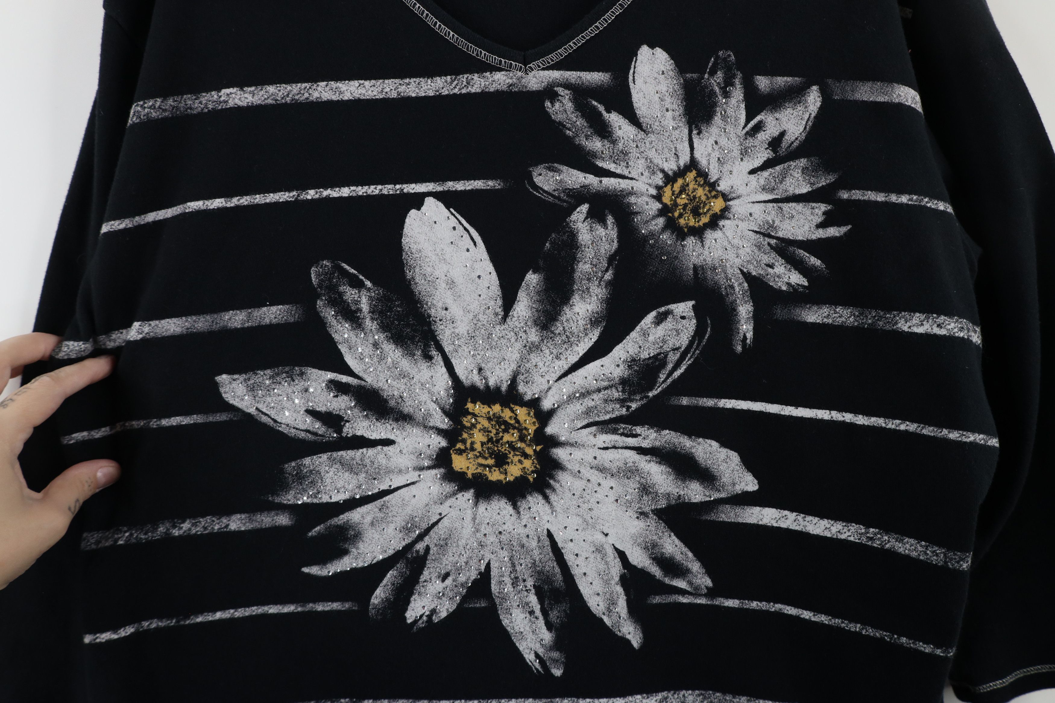 Vintage Vintage 90s Streetwear Striped Flower 3/4 Sleeve T-Shirt USA Size XL / US 12-14 / IT 48-50 - 4 Thumbnail