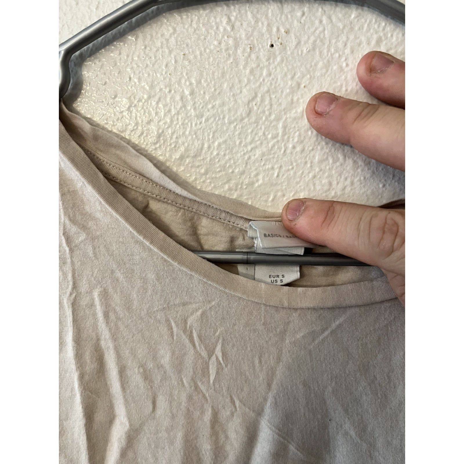 H&M H&M Basic Women’s Beige Short Sleeve T Shirt Size Medium Casual Shirt Women M Beige Casual Basic Size M / US 6-8 / IT 42-44 - 3 Thumbnail