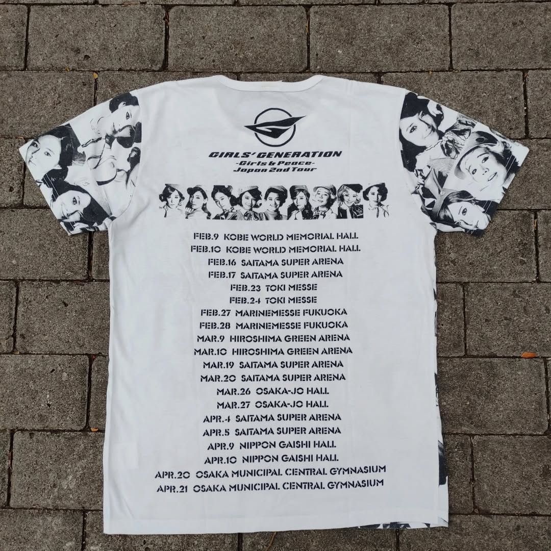 Band Tees Girls' Generation SNSD Japan Tour 2013 Tee Size US M / EU 48-50 / 2 - 2 Thumbnail
