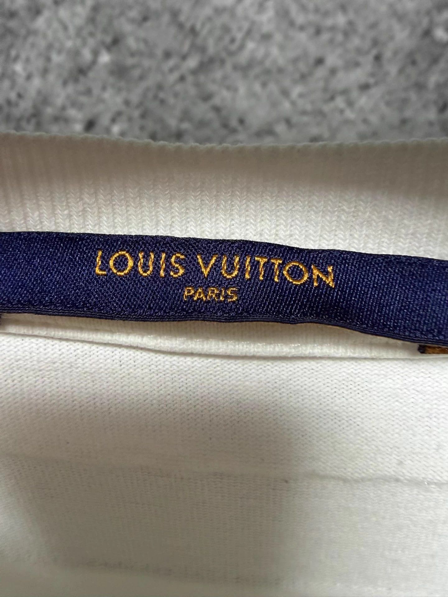 Louis Vuitton LV Short Sleeve T-Shirt White Size M Size M / US 6-8 / IT 42-44 - 3 Thumbnail