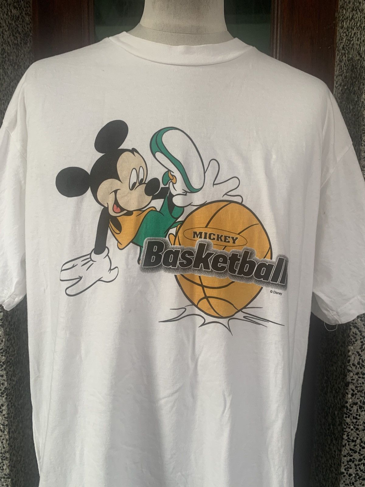 Disney × Mickey Mouse × Vintage Vintage 90s Disney Mickey Basketball T shirt Size US XL / EU 56 / 4 - 2 Thumbnail