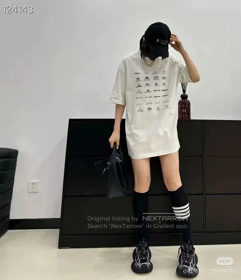 Balenciaga Balenciaga Letter Logo Printed Round Neck Short Sleeve T-S Size US S / EU 44-46 / 1 - 7 Thumbnail