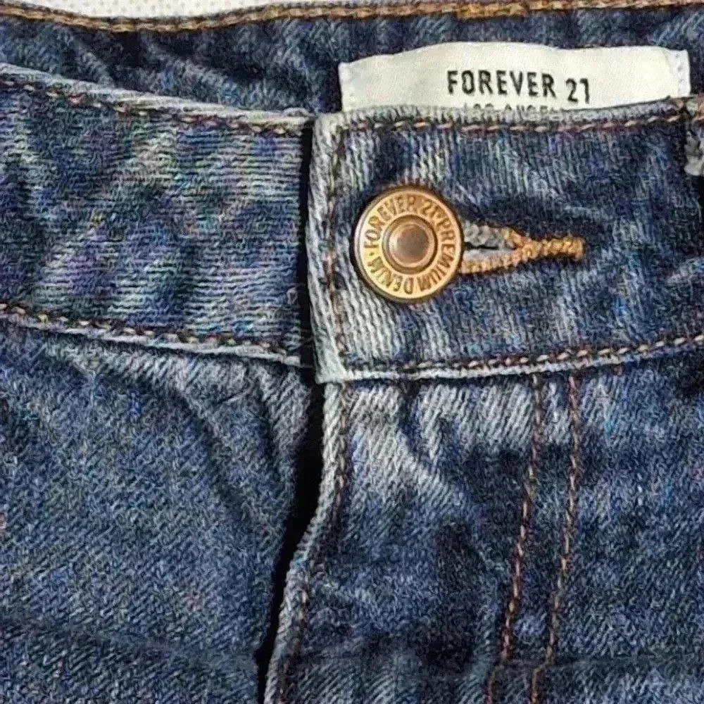 Forever 21 Forever 22 Distressed Blue Jean Short shorts waist 26 Size 26" / US 2 / IT 38 - 2 Thumbnail