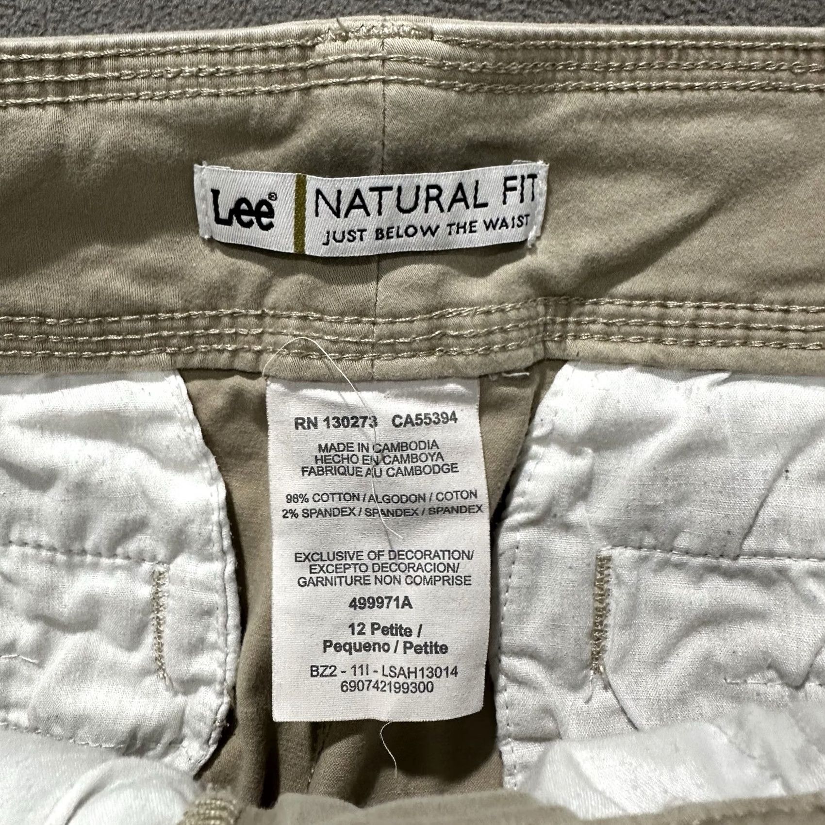 Lee Lee Pants Women 12 Petite Beige Chino Capri Natural Fit GUC Size 34" / US 12 / IT 48 - 3 Thumbnail