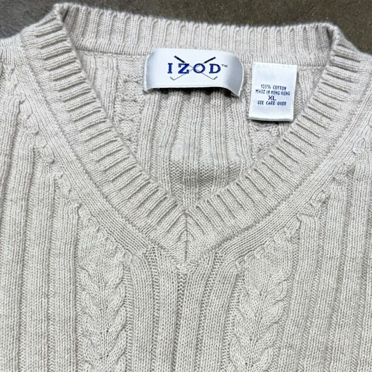Izod Vintage IZOD V-Neck Cable Knit Sweater Ivory Preppy Size US XL / EU 56 / 4 - 5 Thumbnail