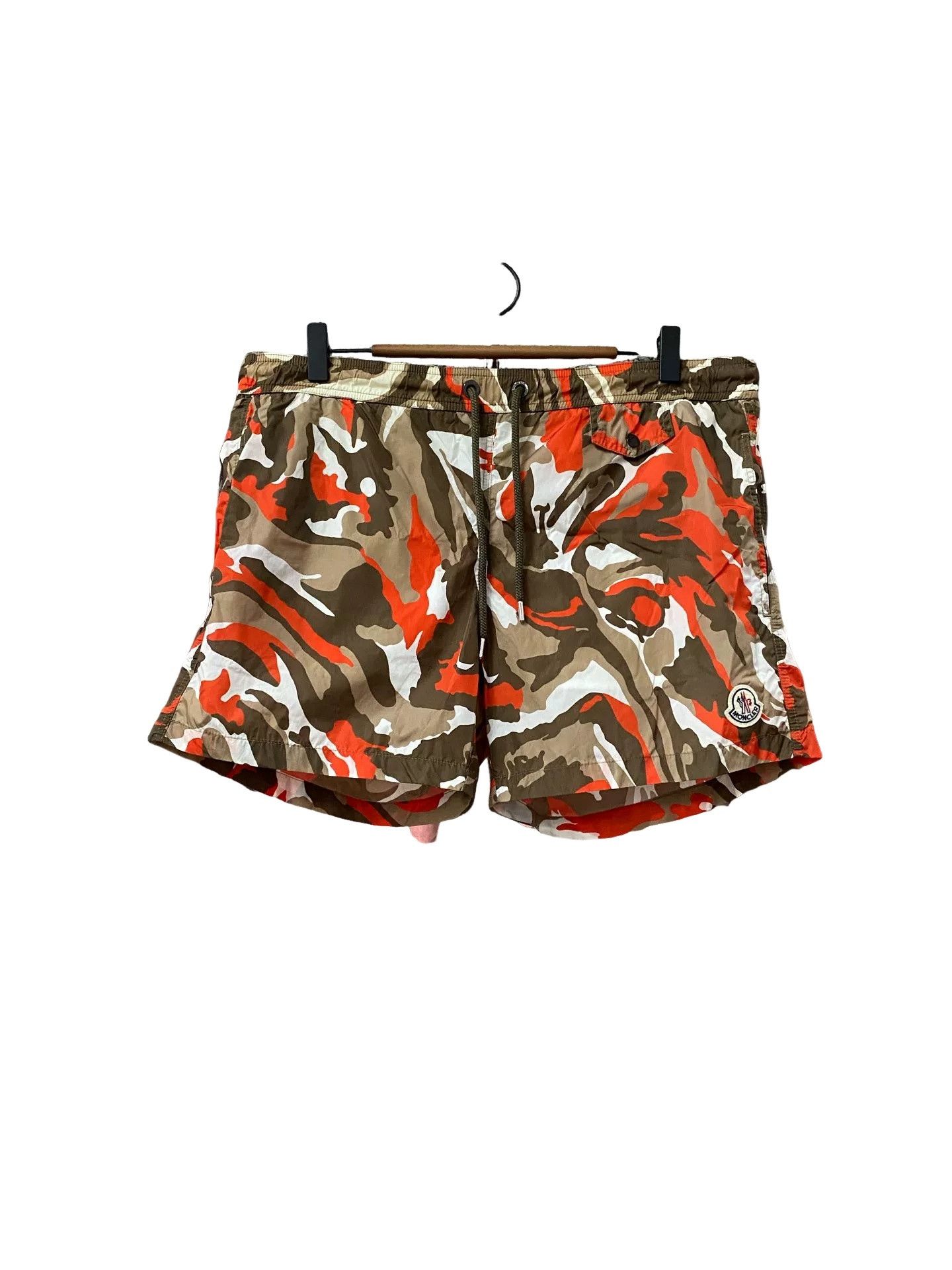 Moncler Moncler Camo Logo Shorts Size M Size US 32 / EU 48 - 1 Thumbnail