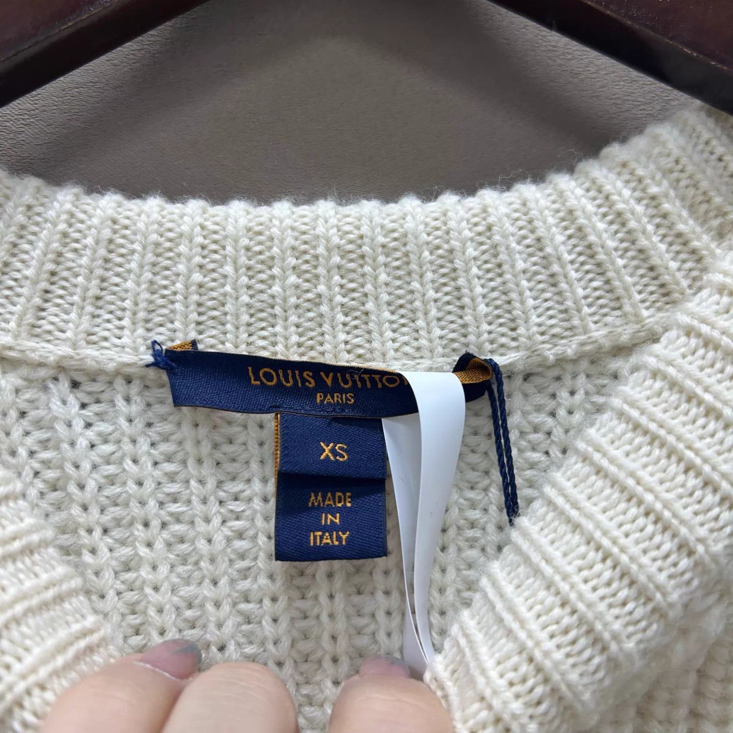 Louis Vuitton LOUIS VUITTON pale yellow crew neck knit sweater XS Size XS / US 0-2 / IT 36-38 - 4 Thumbnail