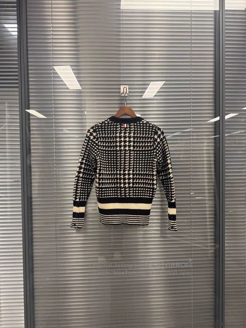 Thom Browne Thom Browne V-neck cardigan Size XS / US 0-2 / IT 36-38 - 2 Thumbnail