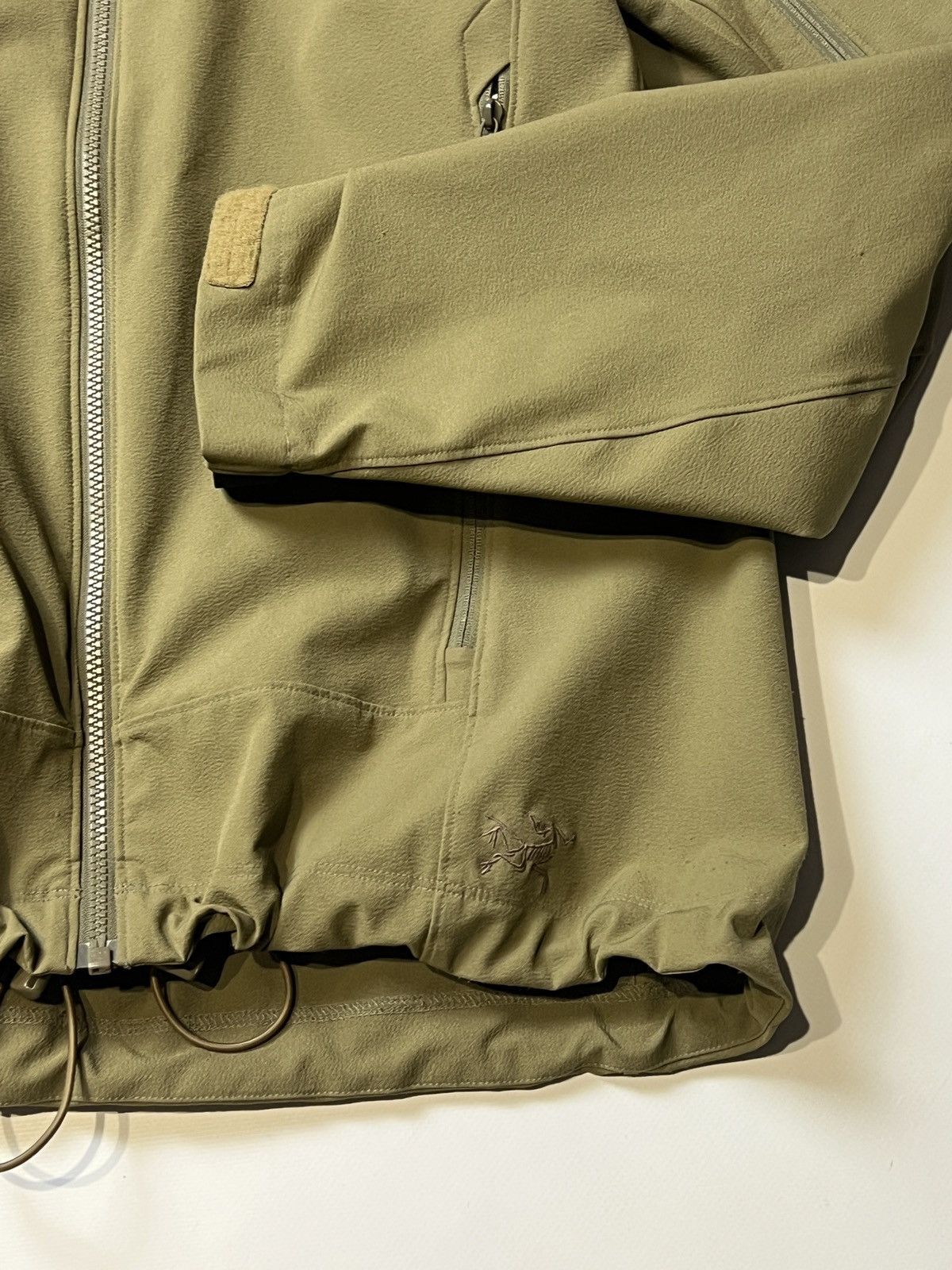 Arc'teryx Arc’teryx LEAF Combat Softshell Jacket – Crocodile Size US M / EU 48-50 / 2 - 2 Thumbnail