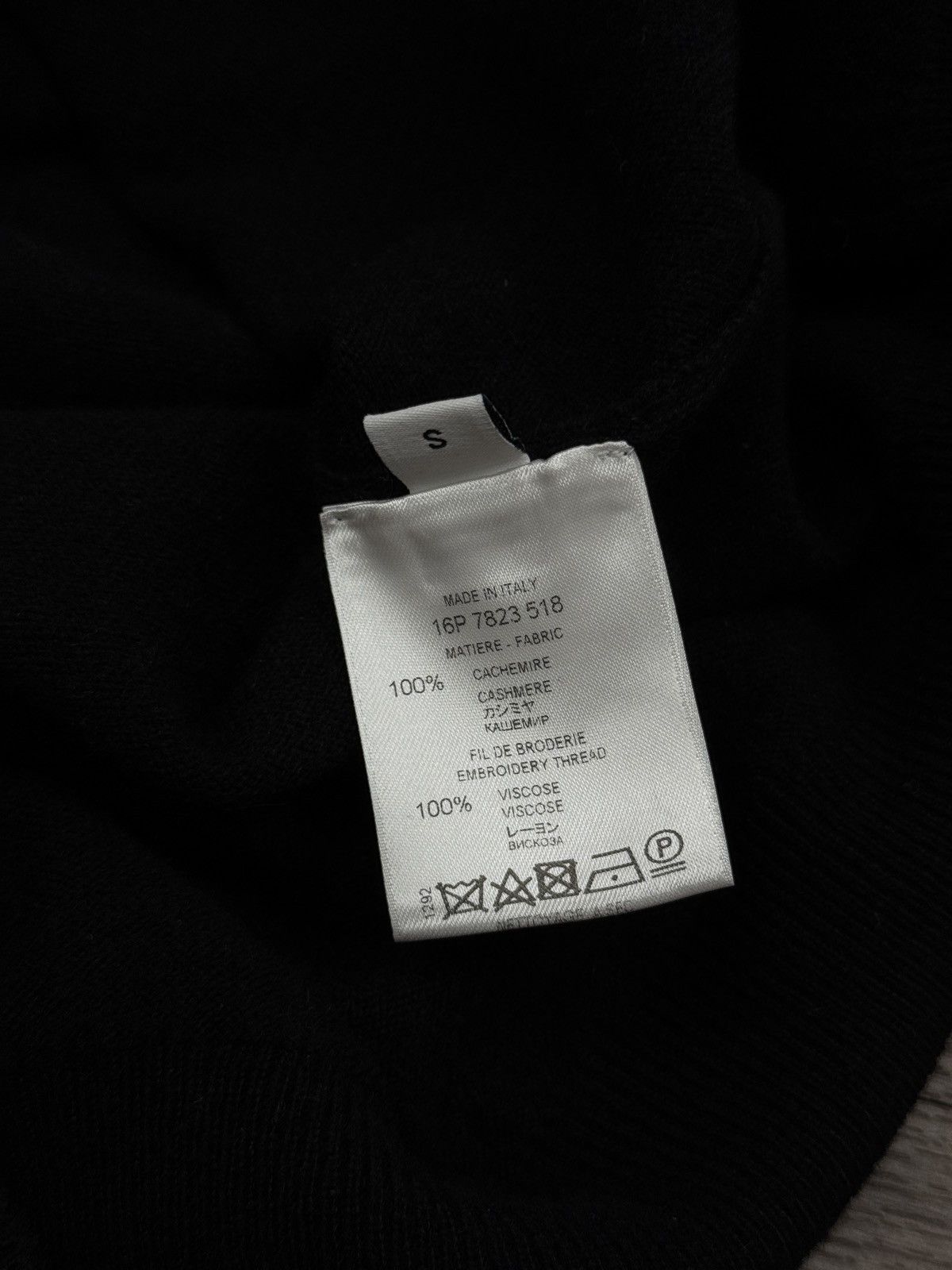 Givenchy Givenchy Love 100% cashmere black crewneck sweater Size US S / EU 44-46 / 1 - 7 Thumbnail